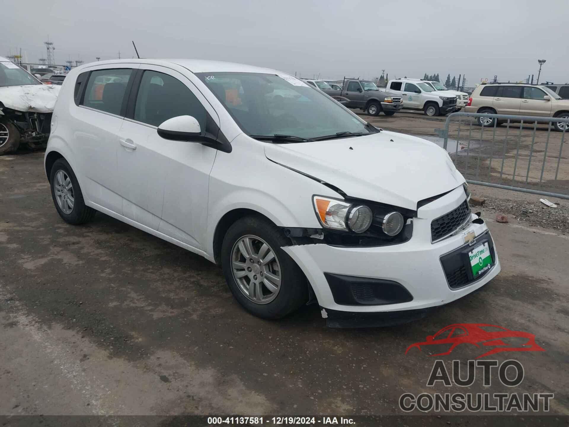 CHEVROLET SONIC 2015 - 1G1JC6SH1F4192928