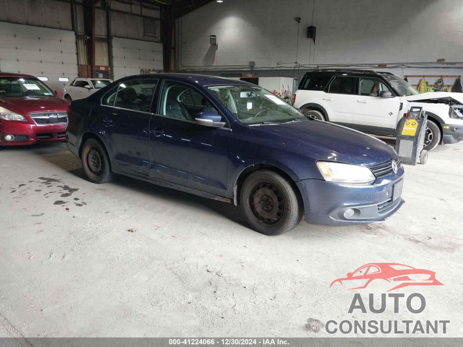 VOLKSWAGEN JETTA 2013 - 3VWDP7AJ8DM429349