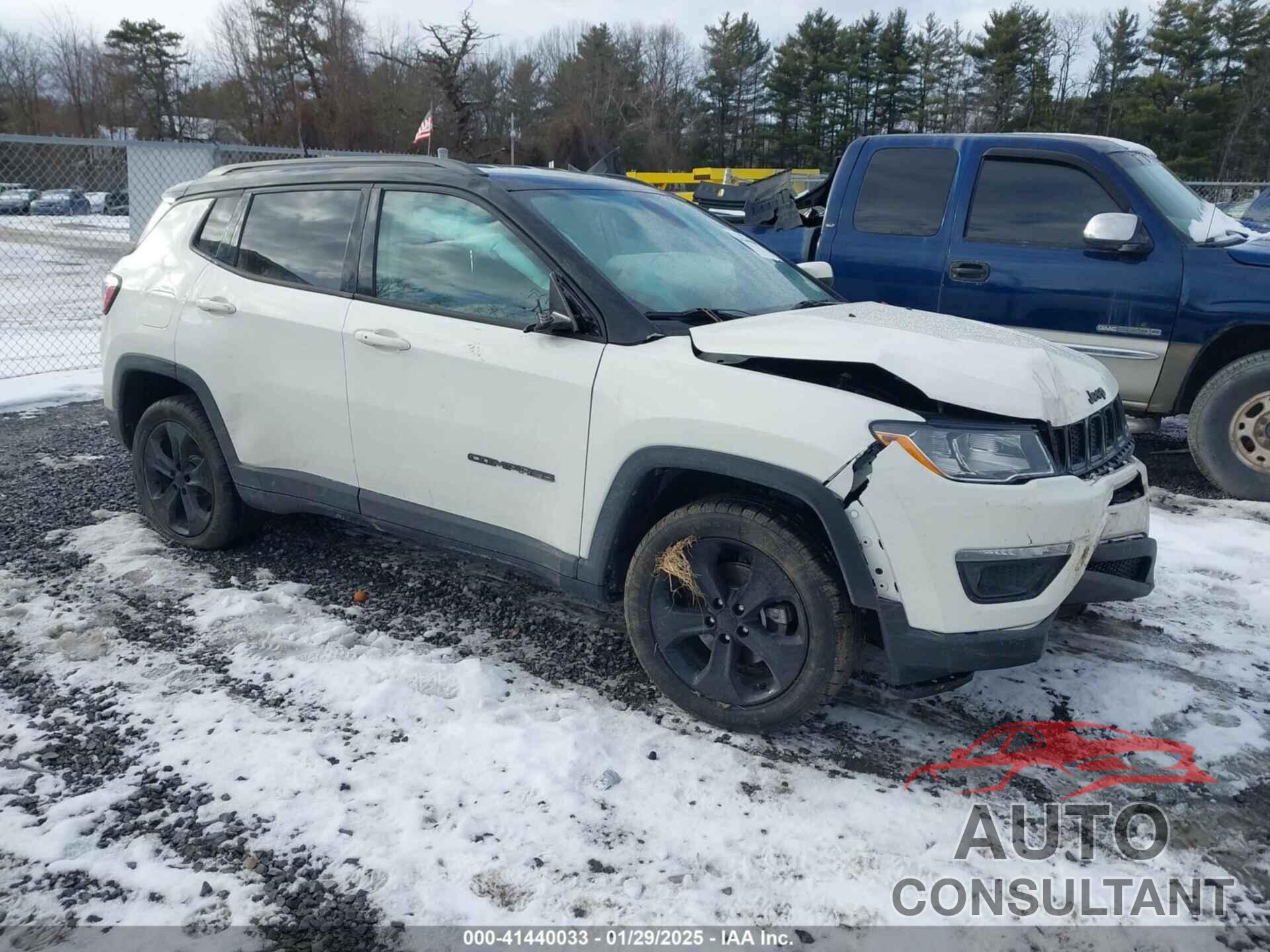 JEEP COMPASS 2018 - 3C4NJDBB2JT301608