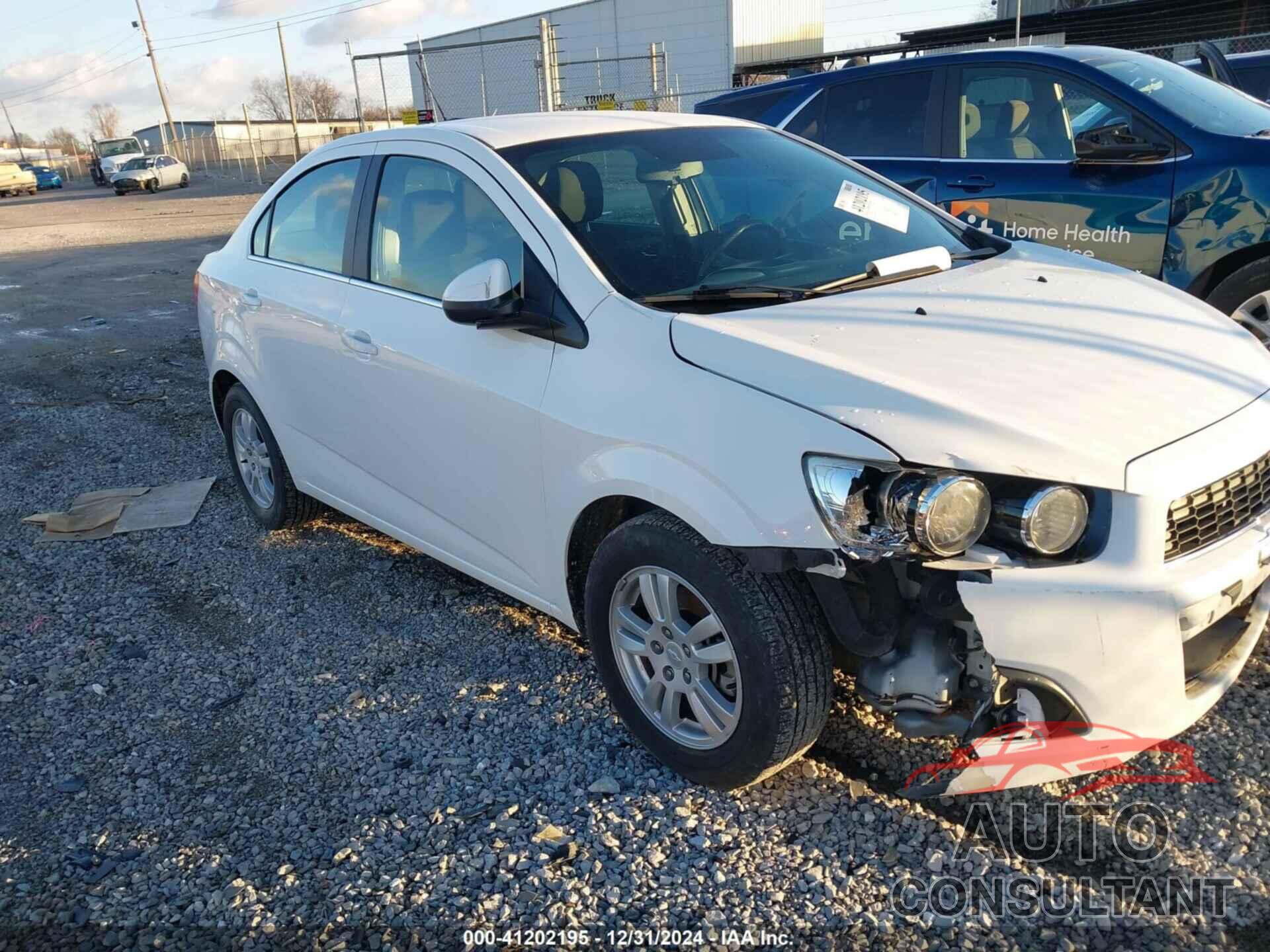 CHEVROLET SONIC 2015 - 1G1JC5SH9F4195537