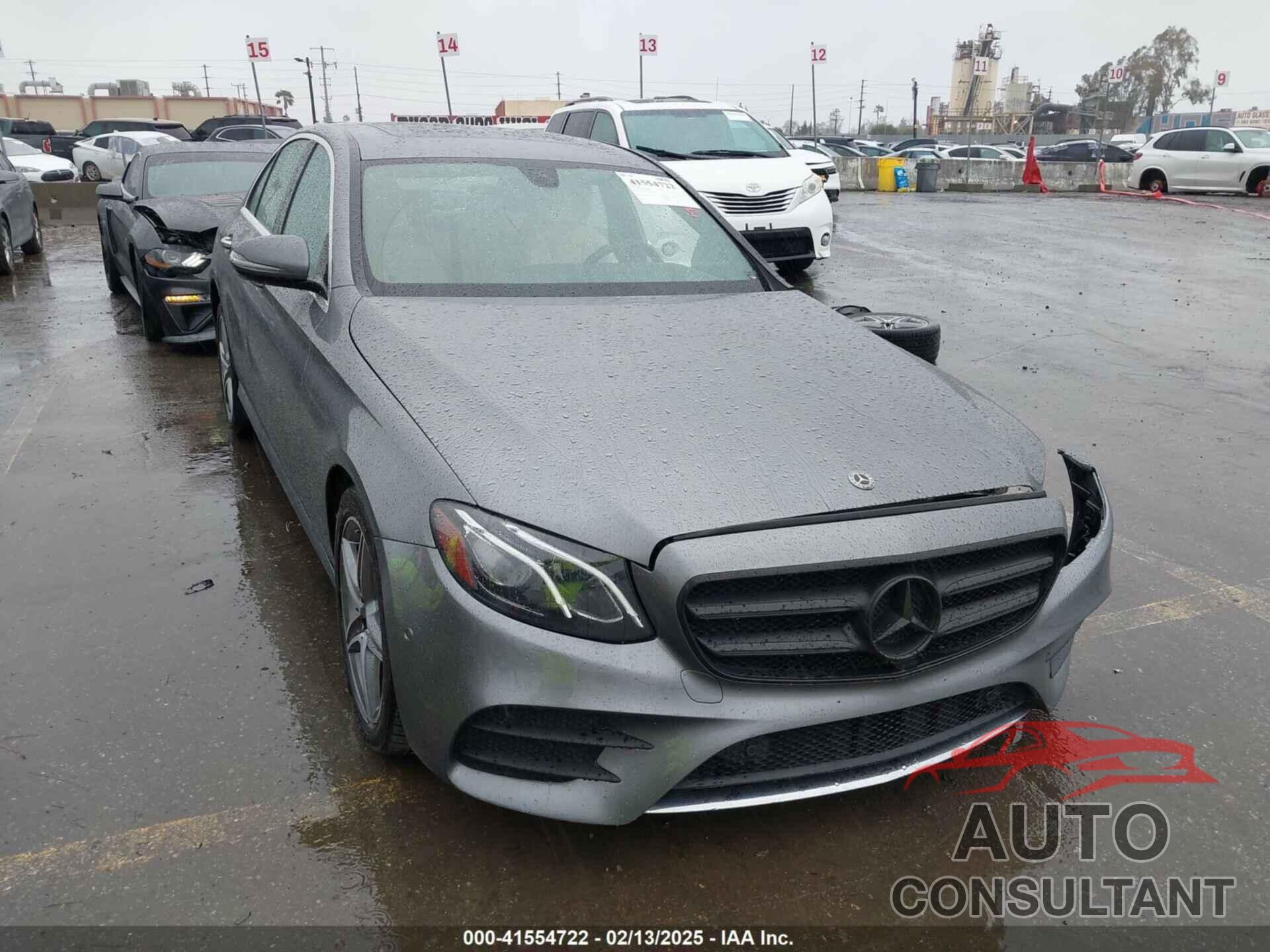 MERCEDES-BENZ E 300 2019 - WDDZF4JB0KA513409
