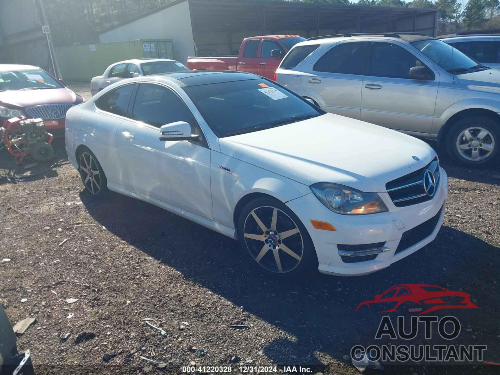 MERCEDES-BENZ C 250 2015 - WDDGJ4HB3FG389019