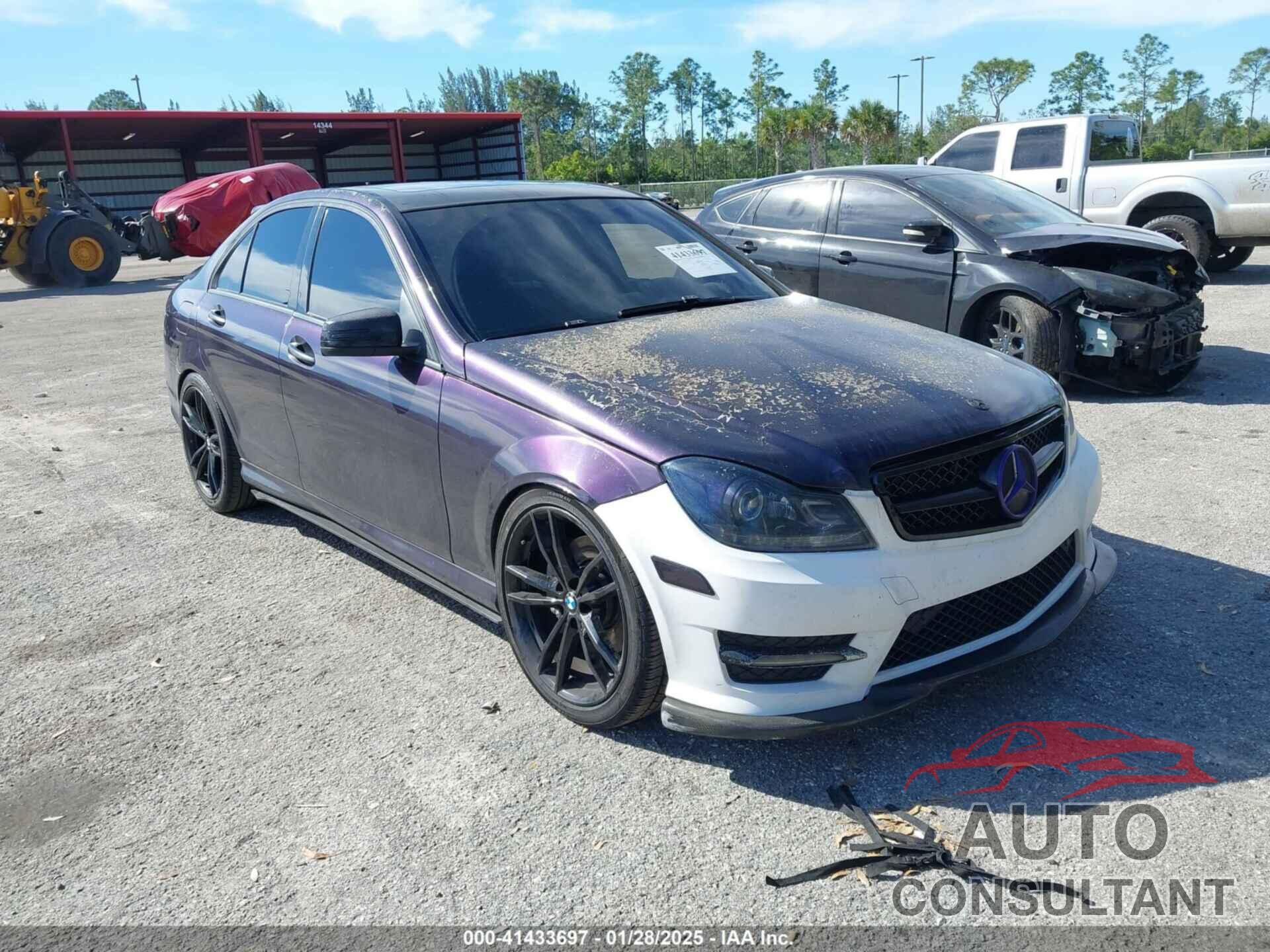 MERCEDES-BENZ C 300 2013 - WDDGF8AB8DR274792