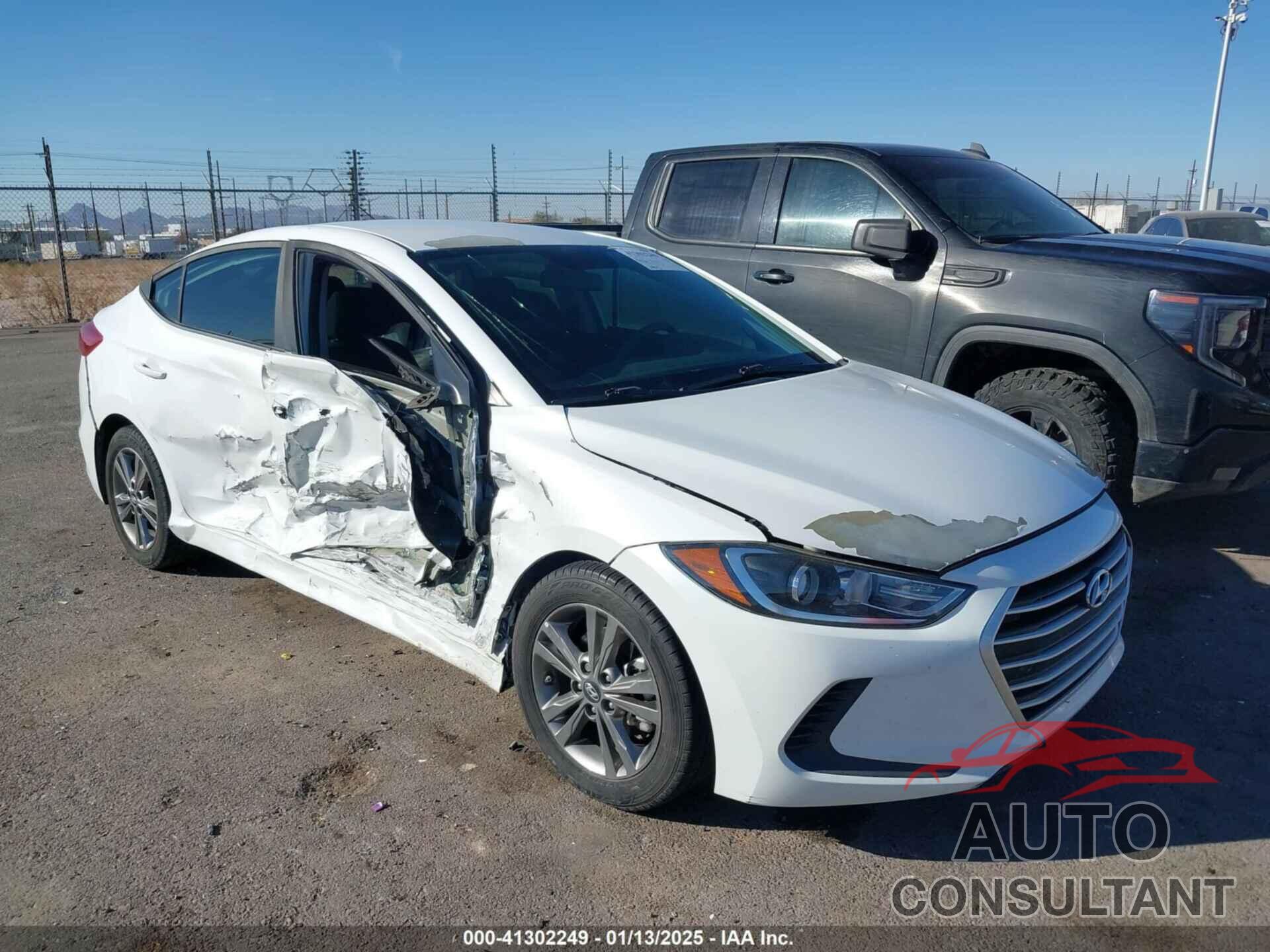 HYUNDAI ELANTRA 2018 - 5NPD84LF0JH272649