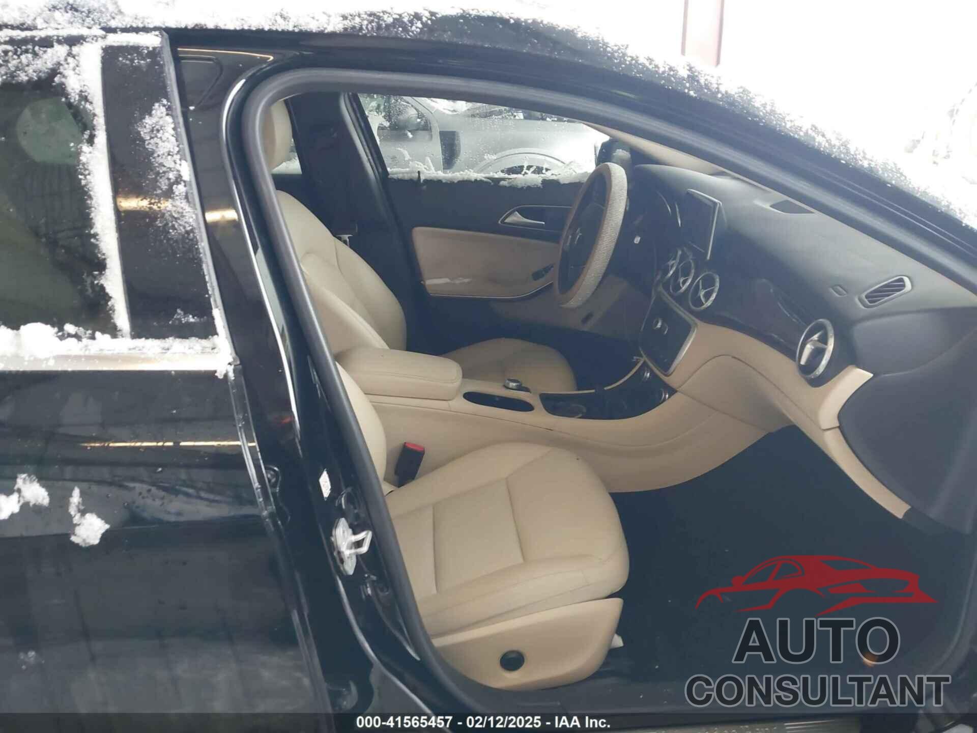 MERCEDES-BENZ GLA 250 2015 - WDCTG4GB4FJ083405