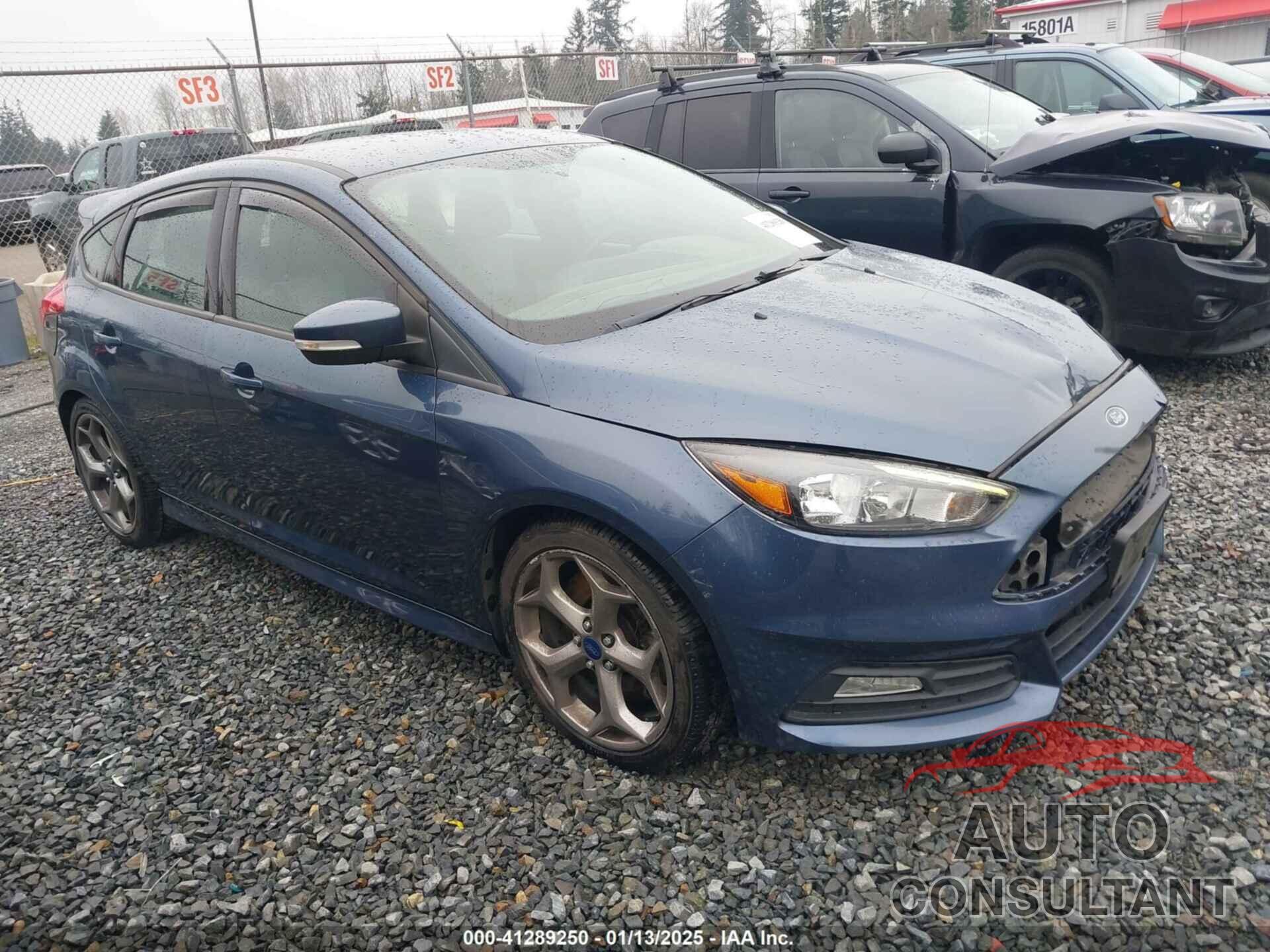 FORD FOCUS ST 2018 - 1FADP3L94JL304639
