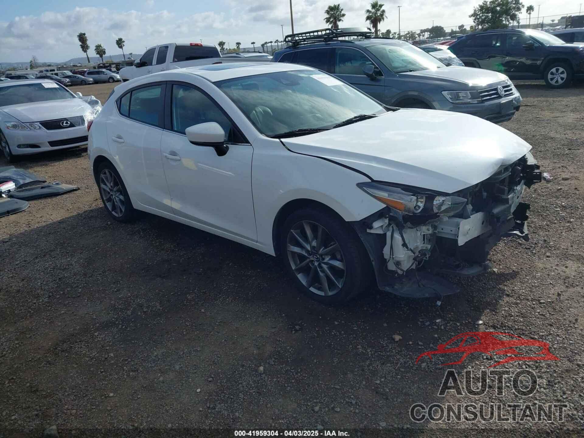 MAZDA MAZDA3 2018 - 3MZBN1L31JM225108