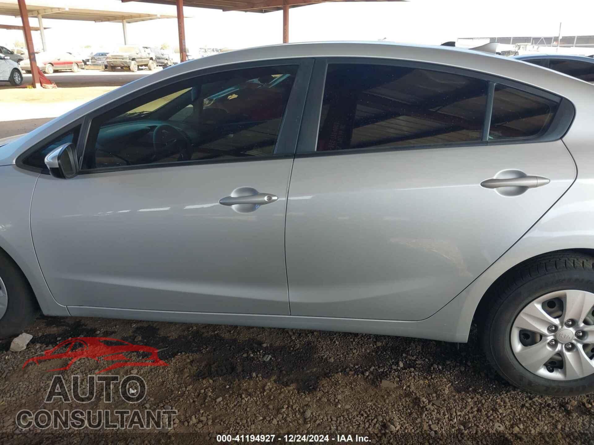 KIA FORTE 2017 - 3KPFK4A75HE082771