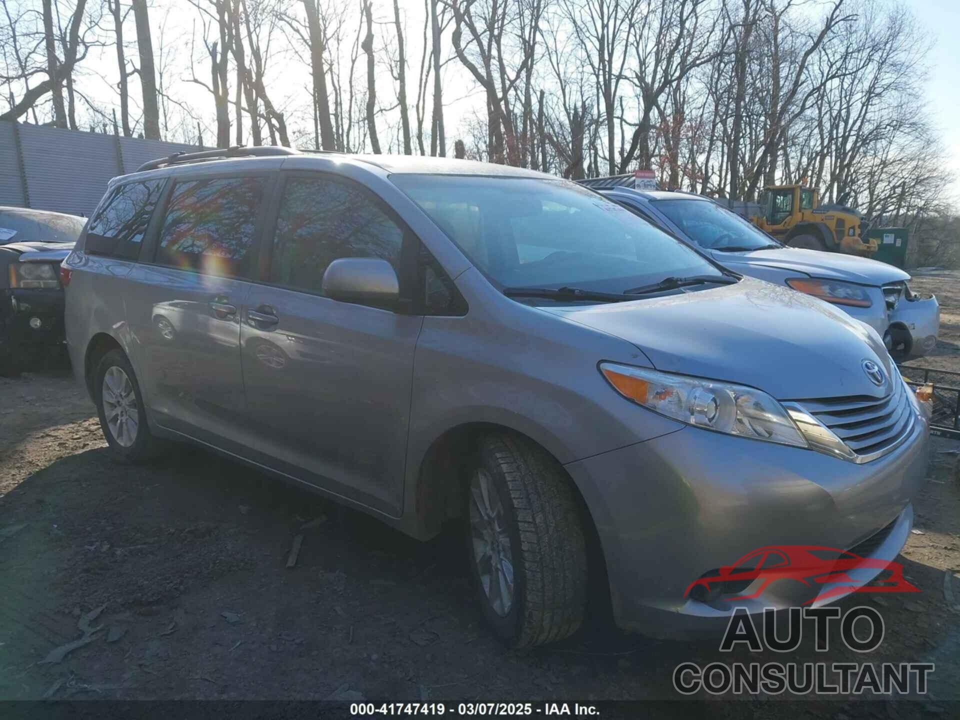 TOYOTA SIENNA 2015 - 5TDJK3DC9FS096897