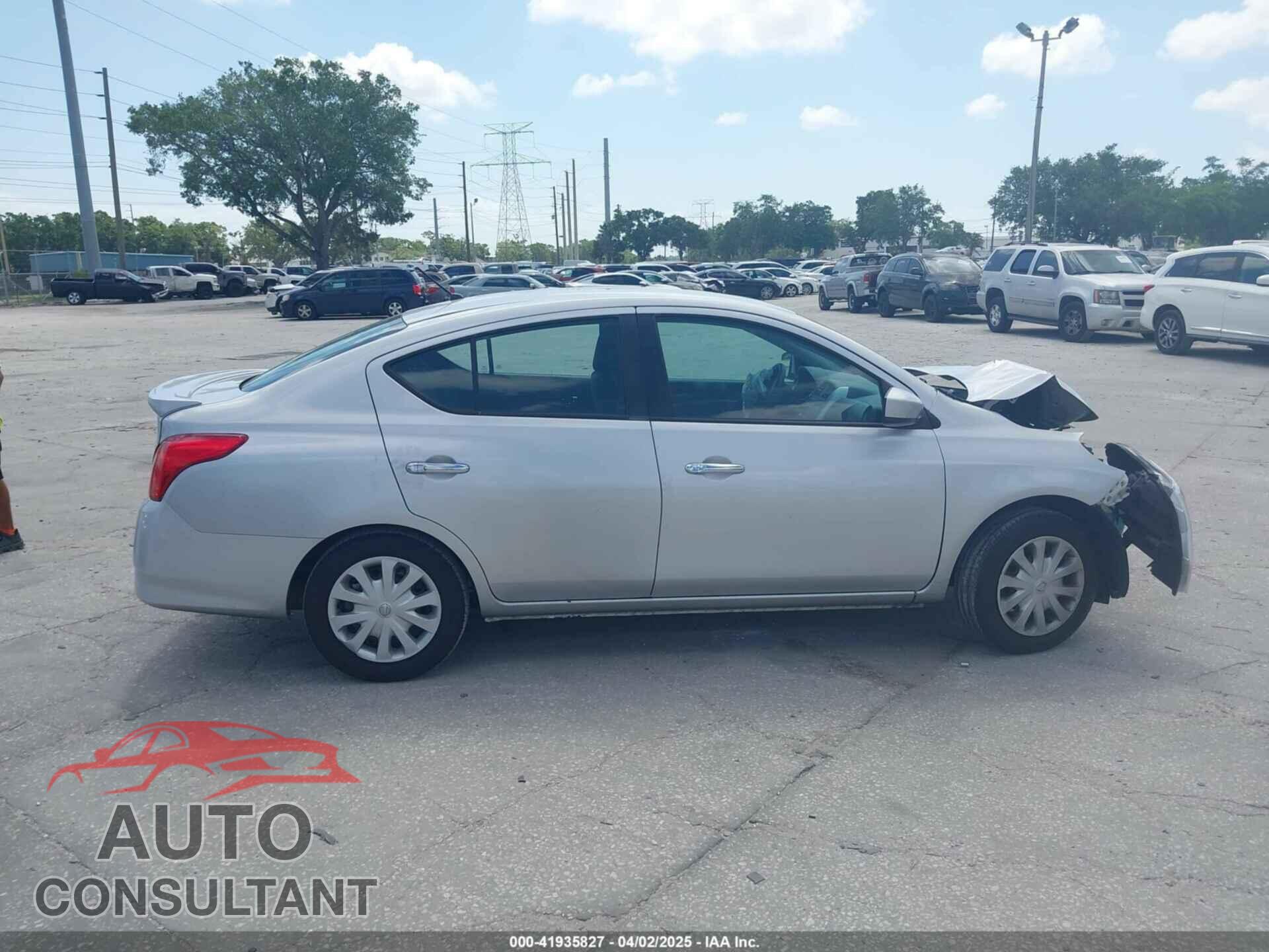 NISSAN VERSA 2019 - 3N1CN7AP3KL856176