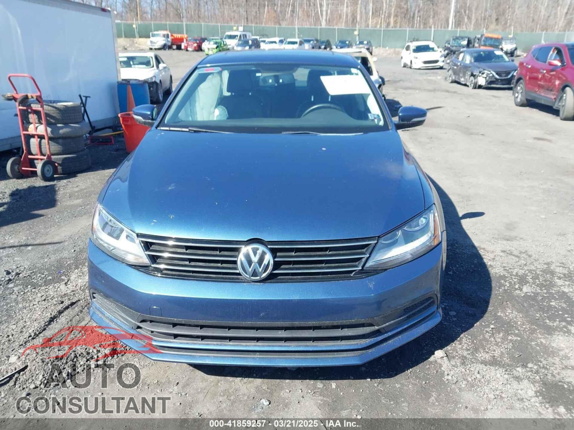 VOLKSWAGEN JETTA 2017 - 3VWDB7AJ2HM257680