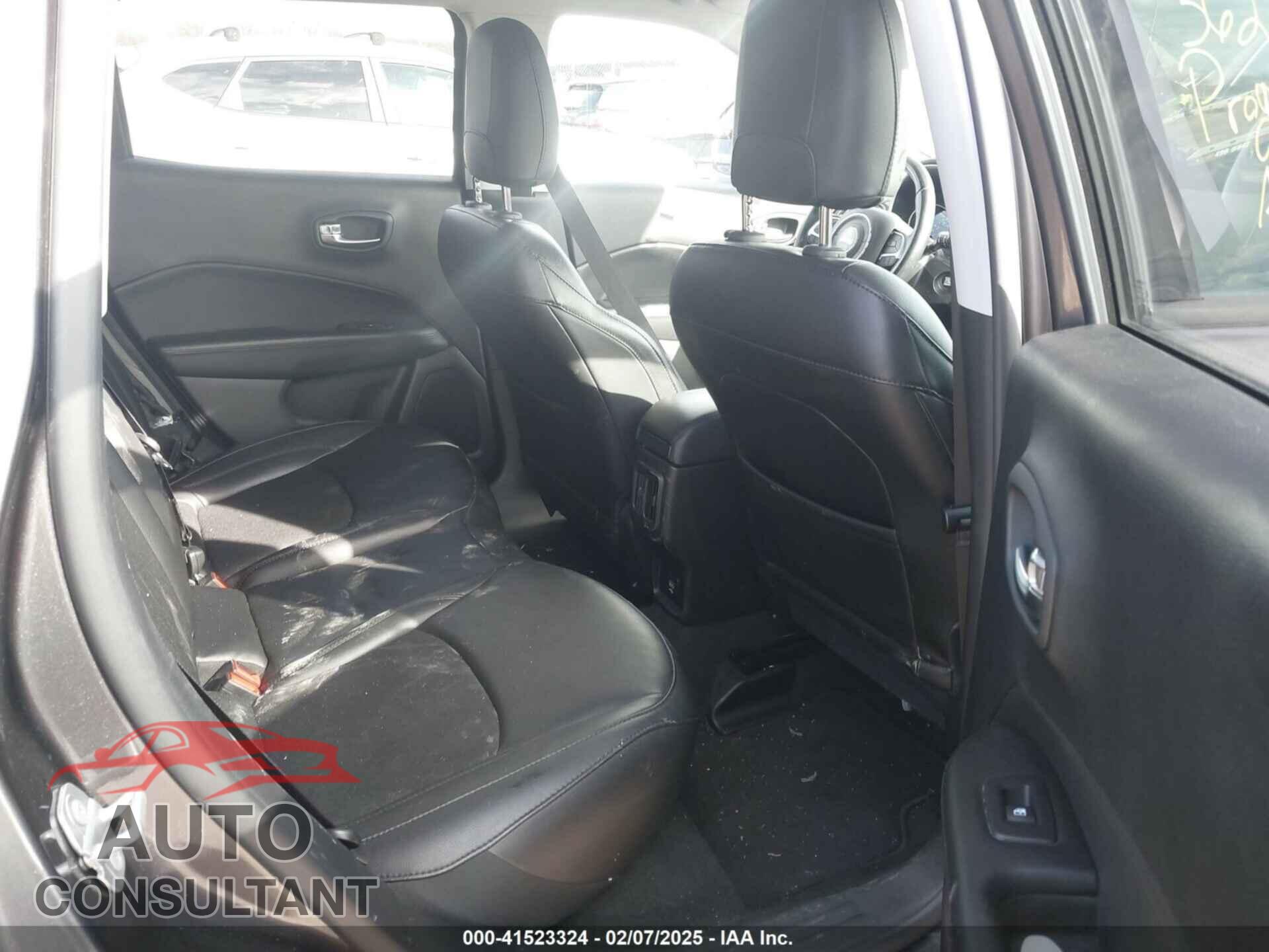 JEEP COMPASS 2020 - 3C4NJDBB9LT157221