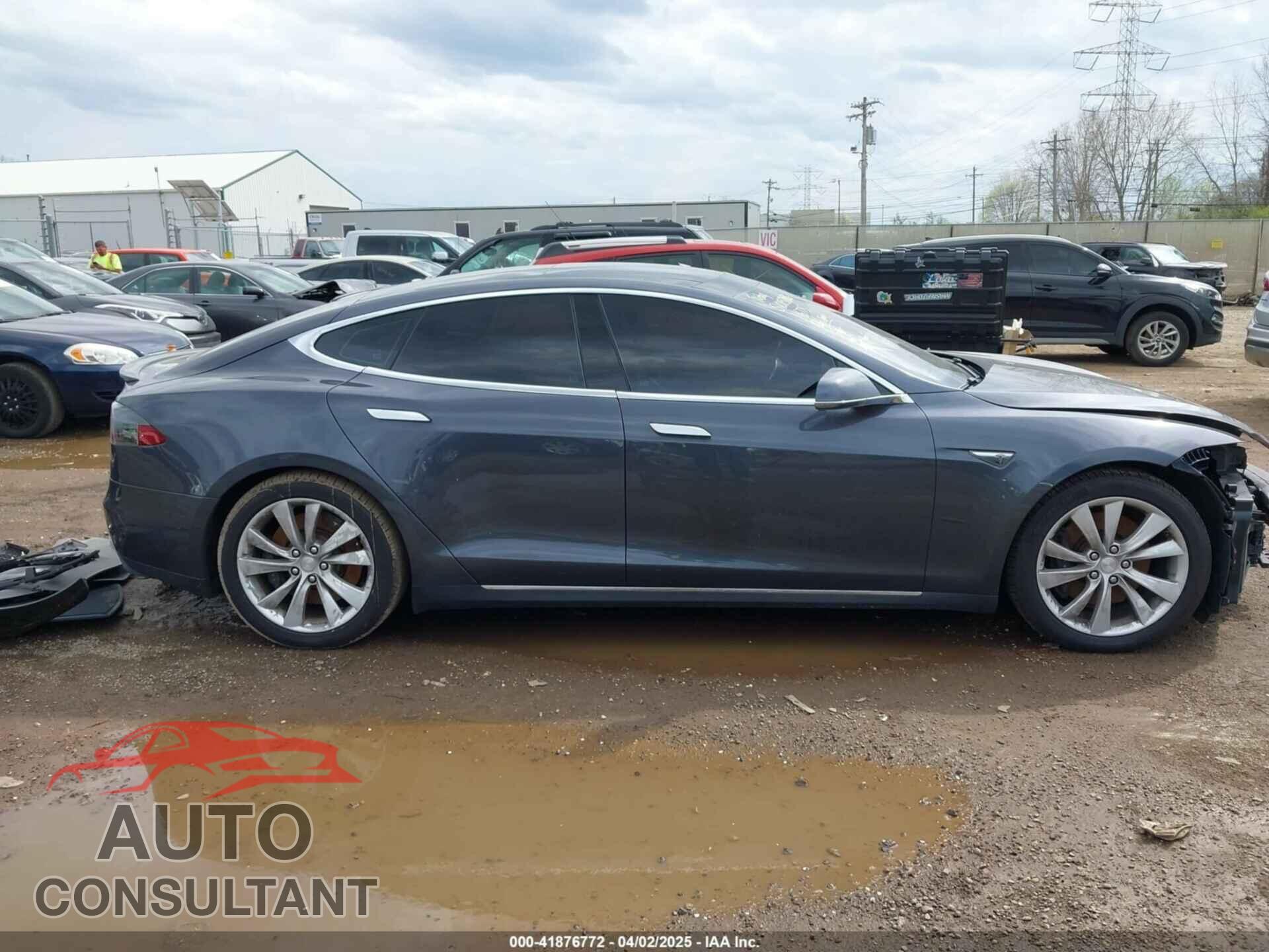 TESLA MODEL S 2015 - 5YJSA1E21FF116775