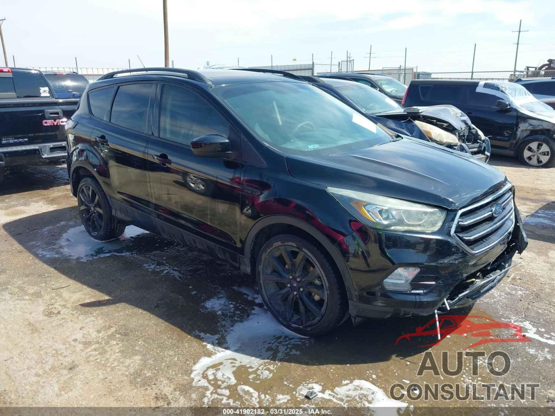 FORD ESCAPE 2017 - 1FMCU0GD9HUC87400