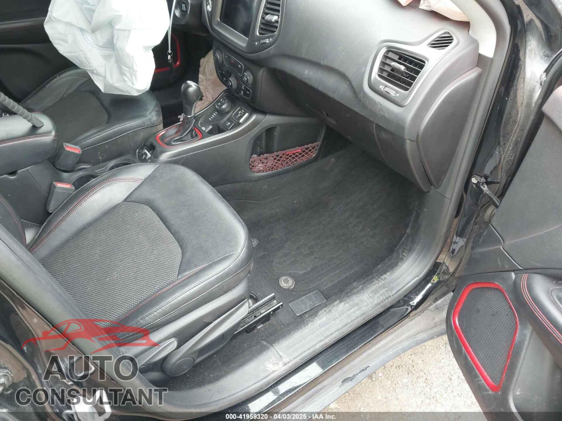 JEEP COMPASS 2019 - 3C4NJDDB5KT618149
