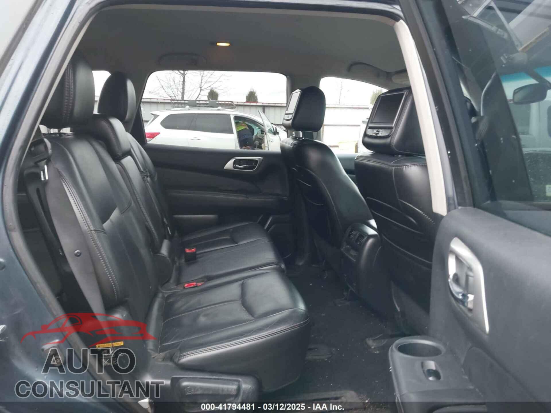 NISSAN PATHFINDER 2013 - 5N1AR2MMXDC681044