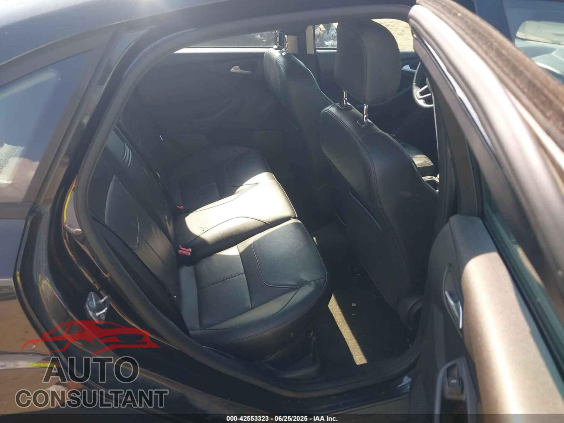 FORD FOCUS 2015 - 1FADP3F25FL284097