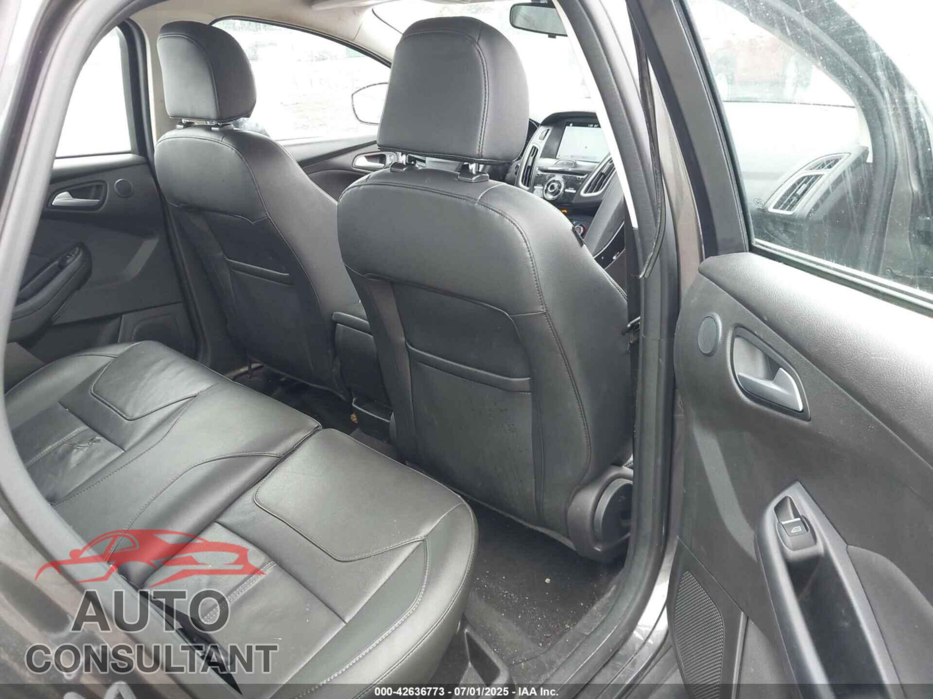 FORD FOCUS 2016 - 1FADP3J28GL251183