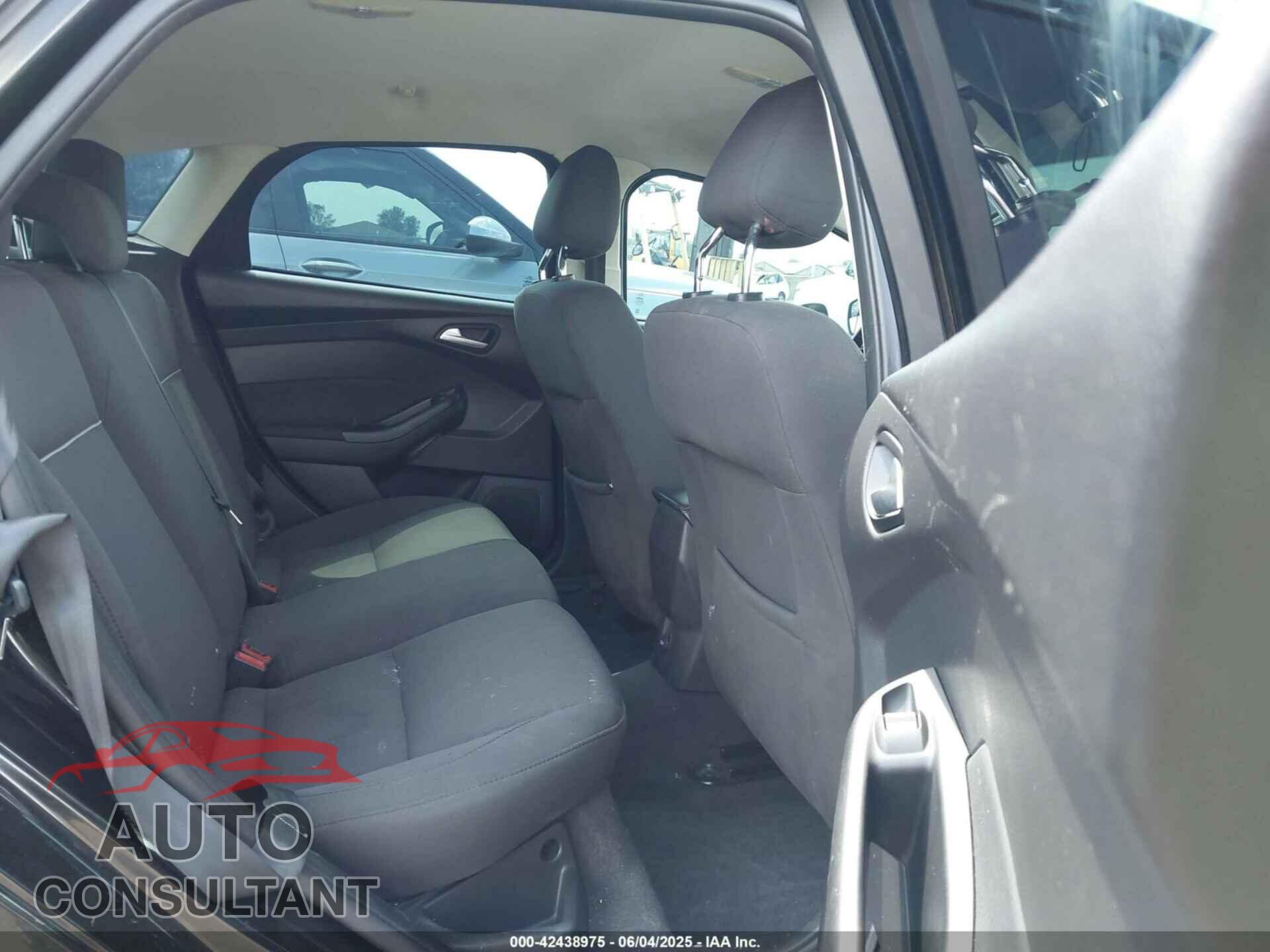 FORD FOCUS 2012 - 1FAHP3M26CL252159