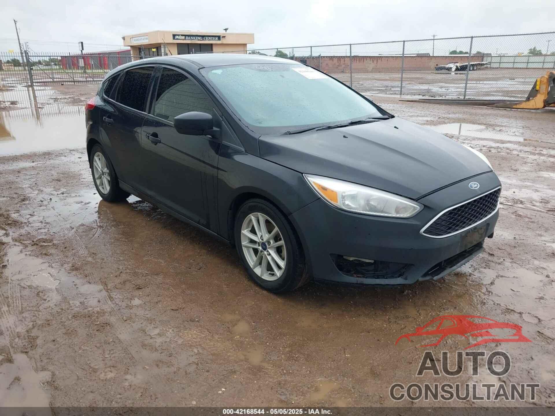 FORD FOCUS 2018 - 1FADP3K26JL282549
