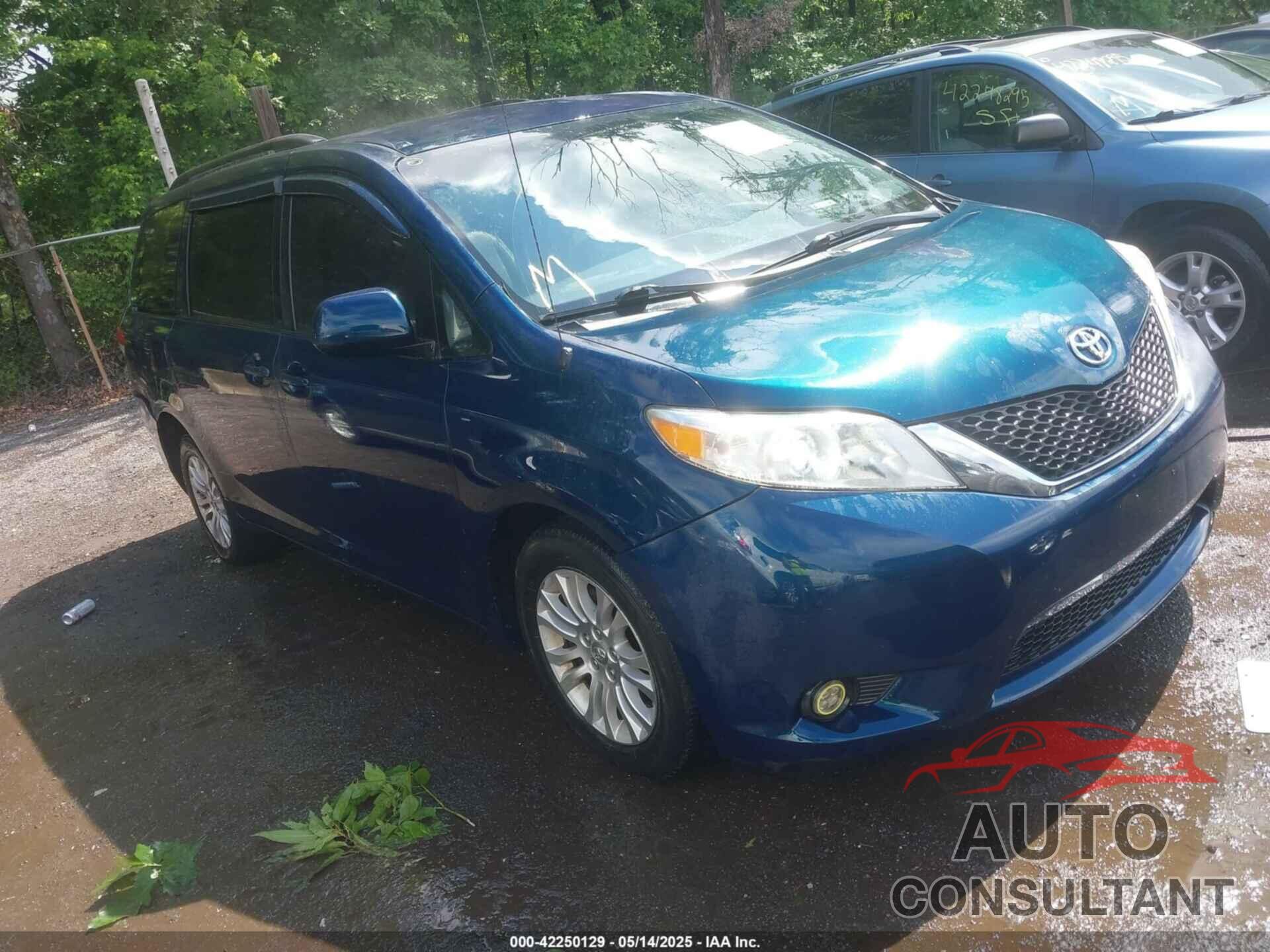 TOYOTA SIENNA 2011 - 5TDKK3DC9BS075871