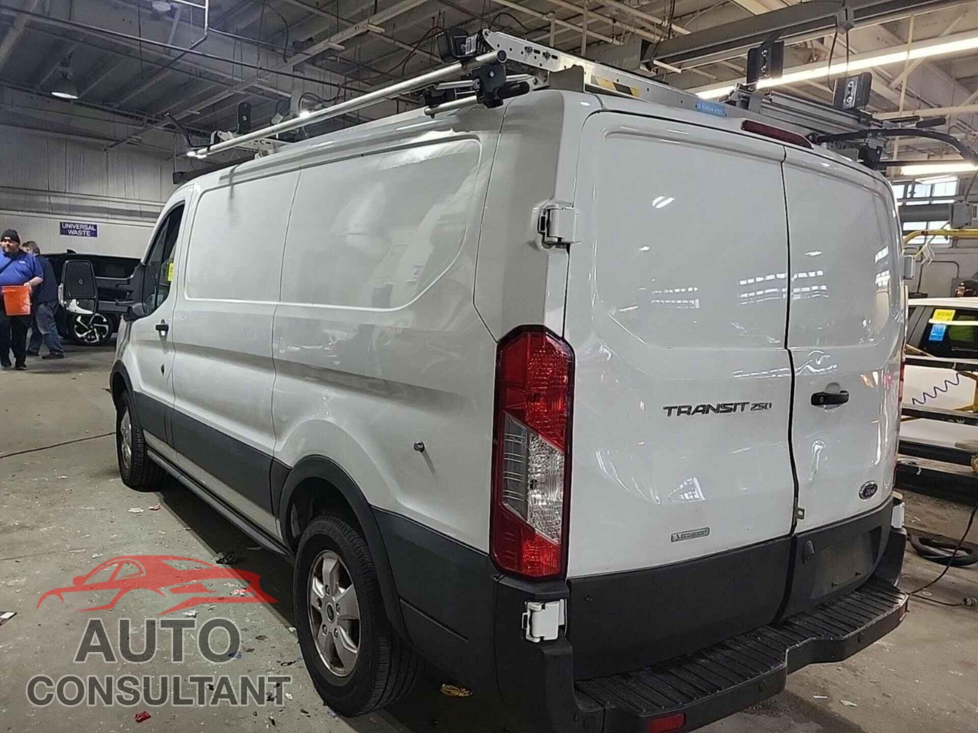 FORD TRANSIT 2019 - 1FTYR1YG3KKB48117