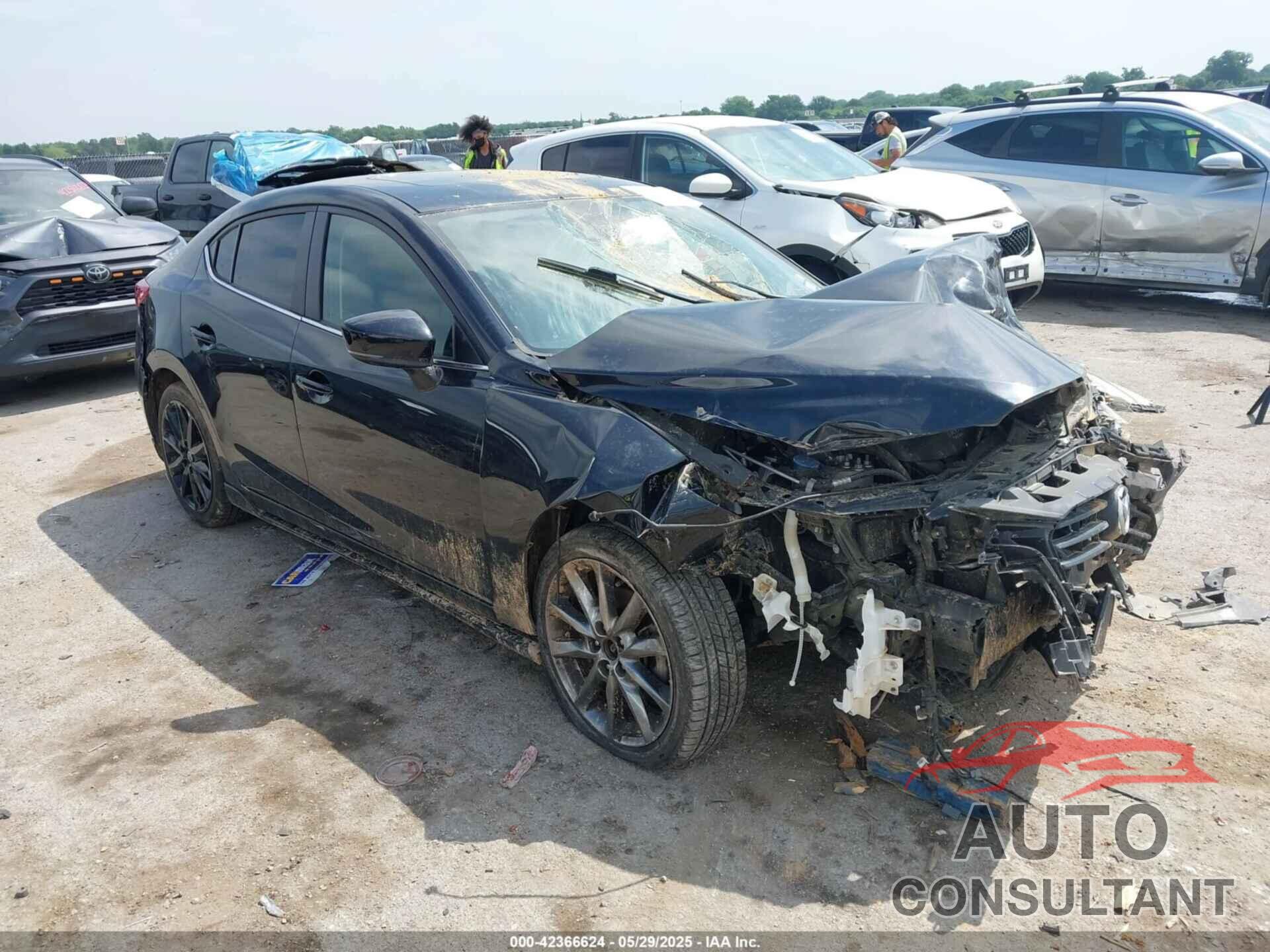 MAZDA MAZDA3 2018 - 3MZBN1V33JM250329