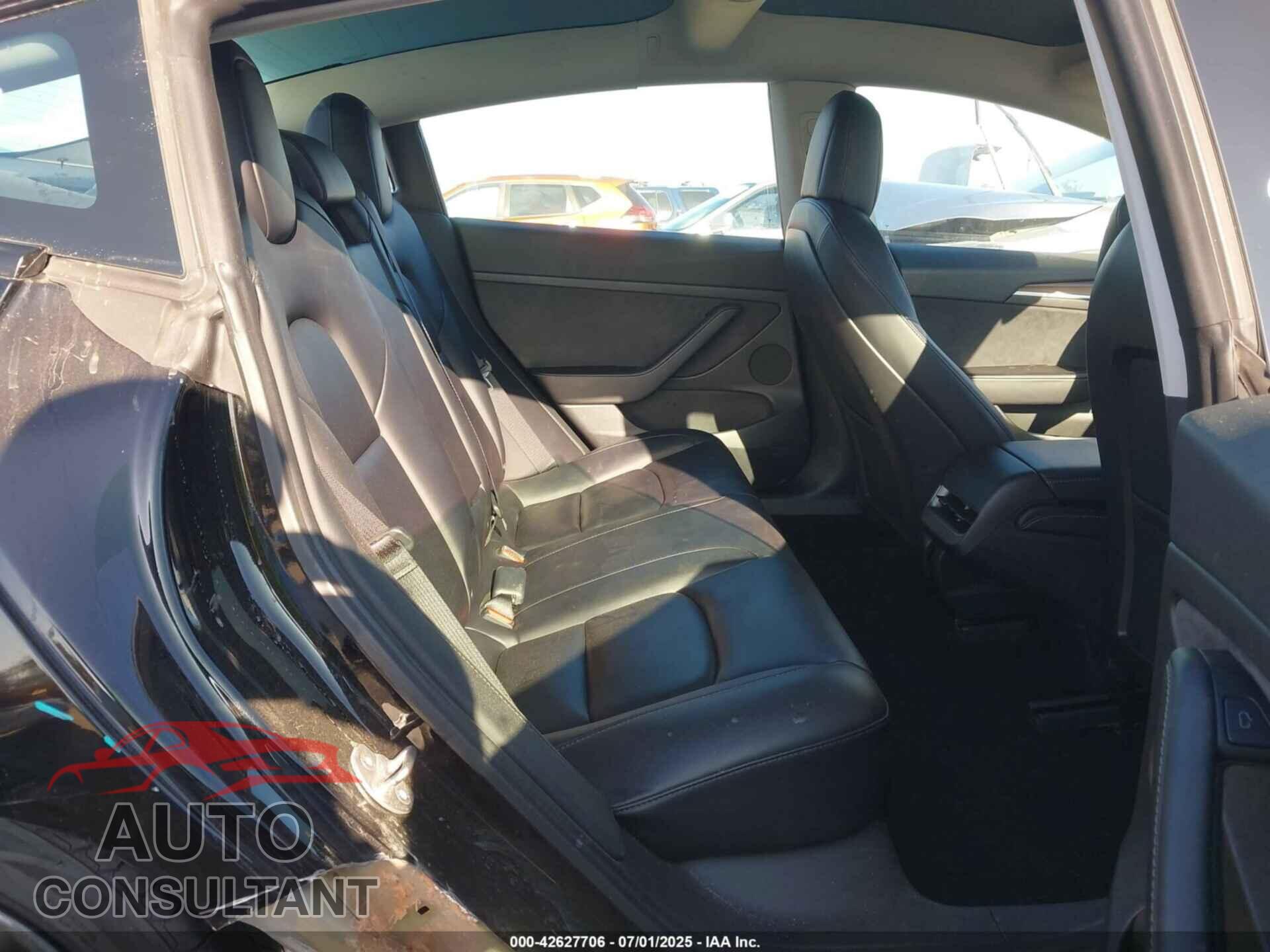 TESLA MODEL 3 2021 - 5YJ3E1EA9MF077673