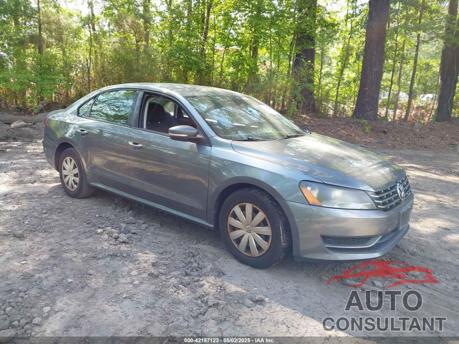 VOLKSWAGEN PASSAT 2013 - 1VWAP7A38DC133589