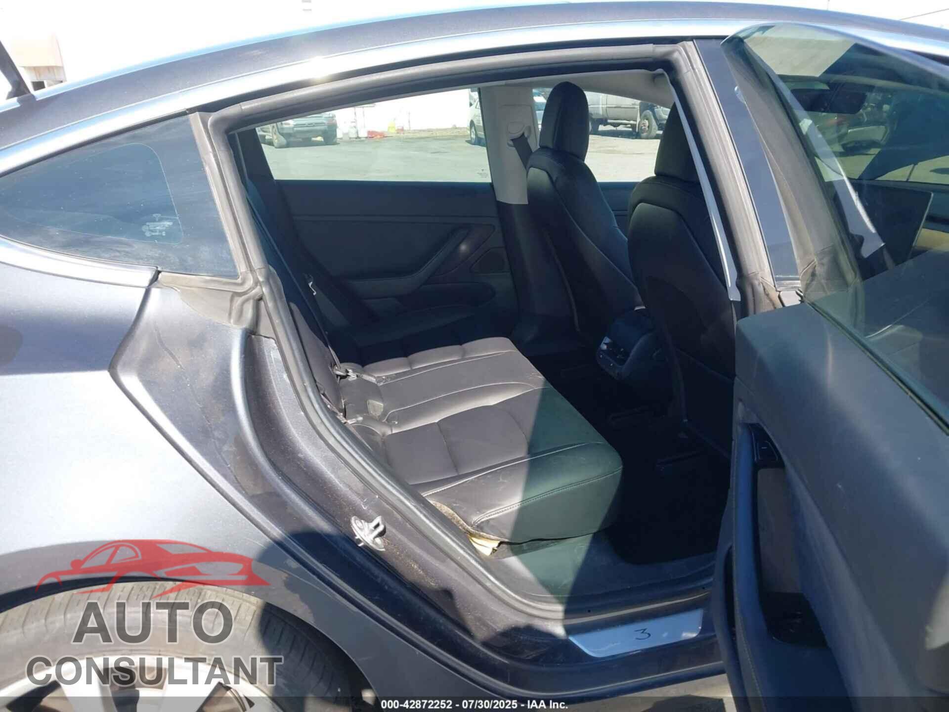TESLA MODEL 3 2018 - 5YJ3E1EA8JF024006