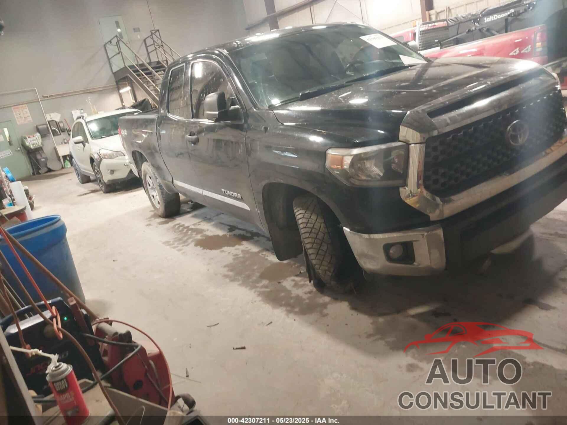 TOYOTA TUNDRA 2018 - 5TFUM5F13JX074721