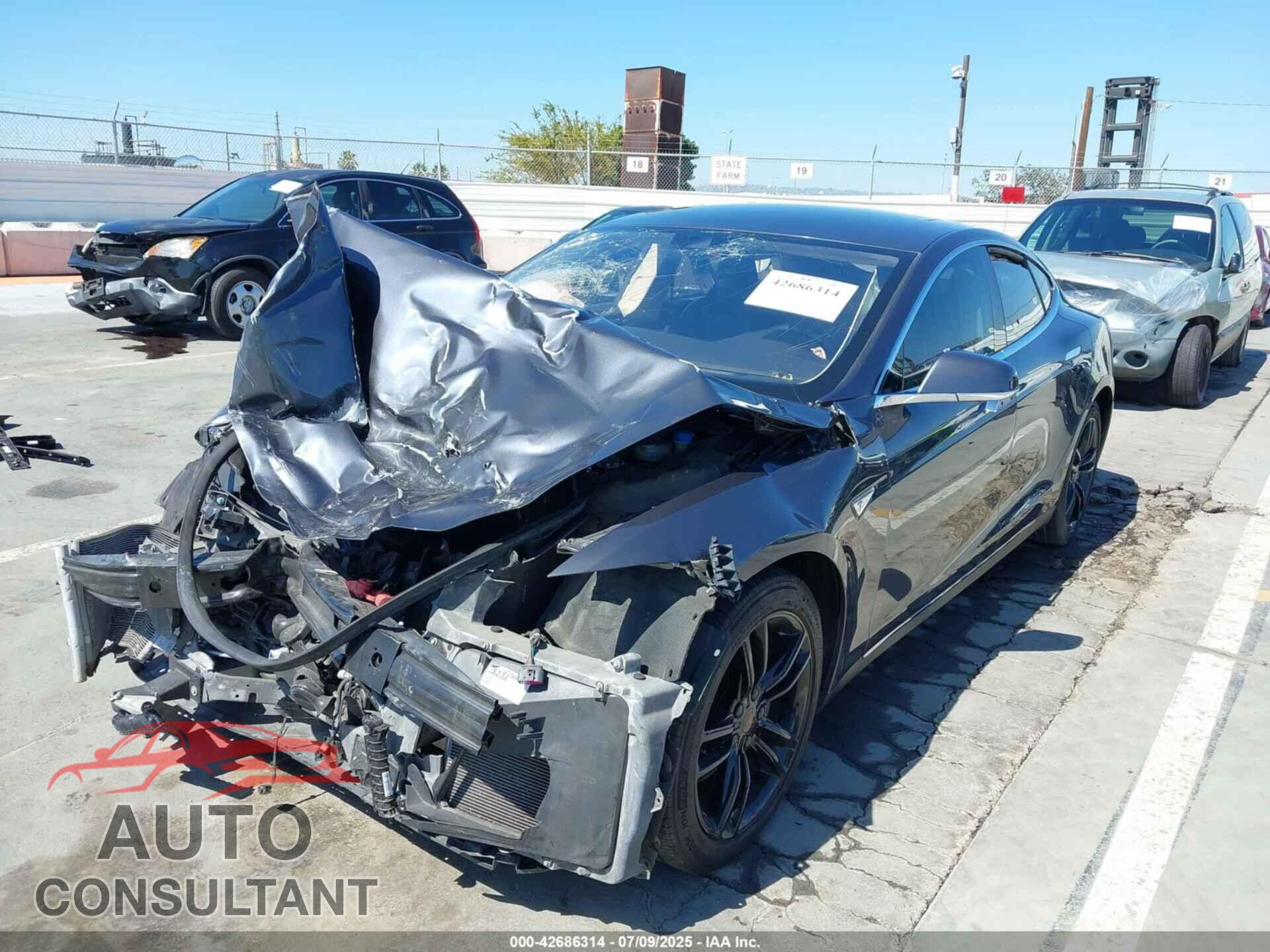 TESLA MODEL S 2015 - 5YJSA1E18FF104436