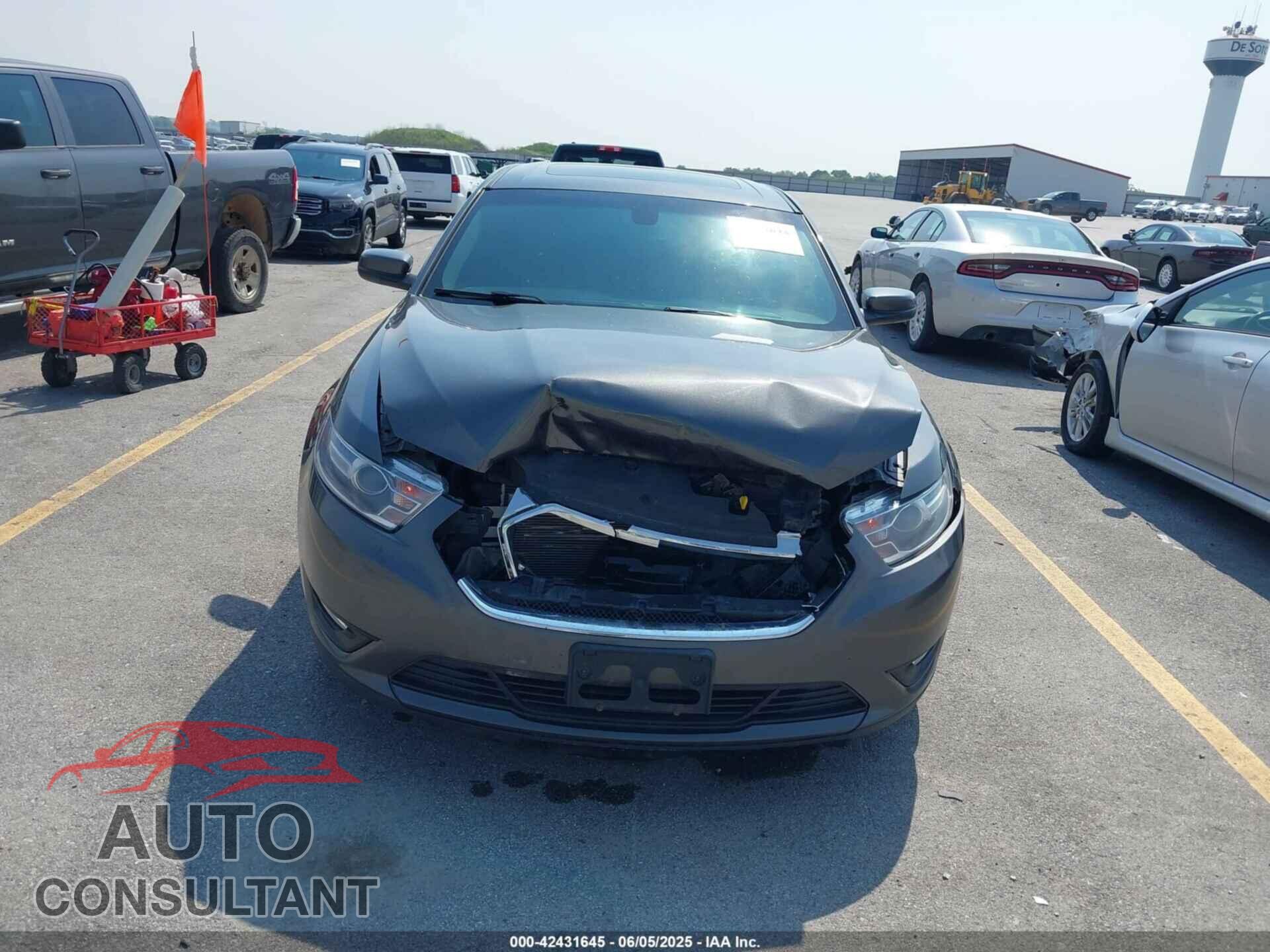 FORD TAURUS 2015 - 1FAHP2H81FG123199