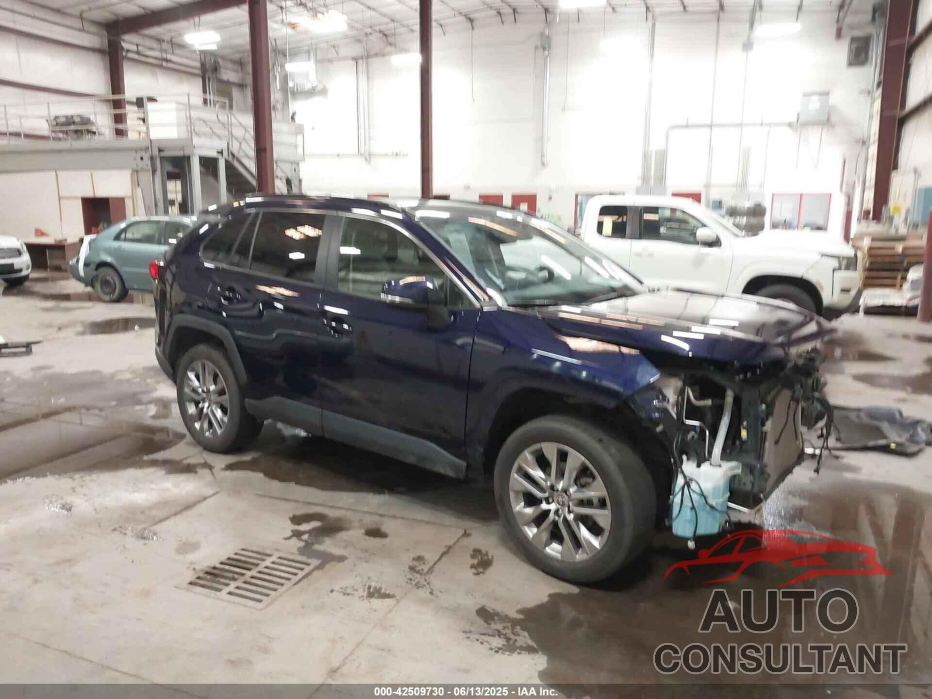 TOYOTA RAV4 2023 - JTMA1RFV7PD097029