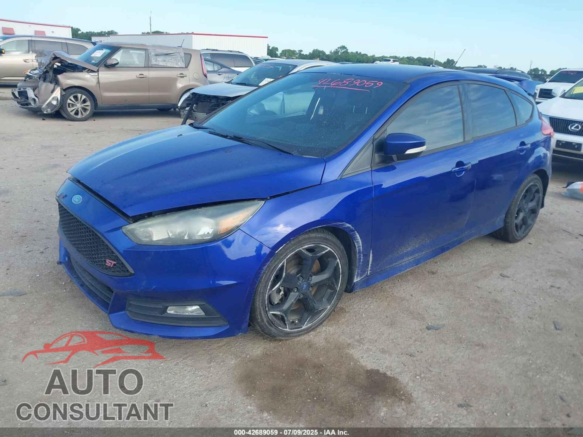 FORD FOCUS 2015 - 1FADP3L92FL261071