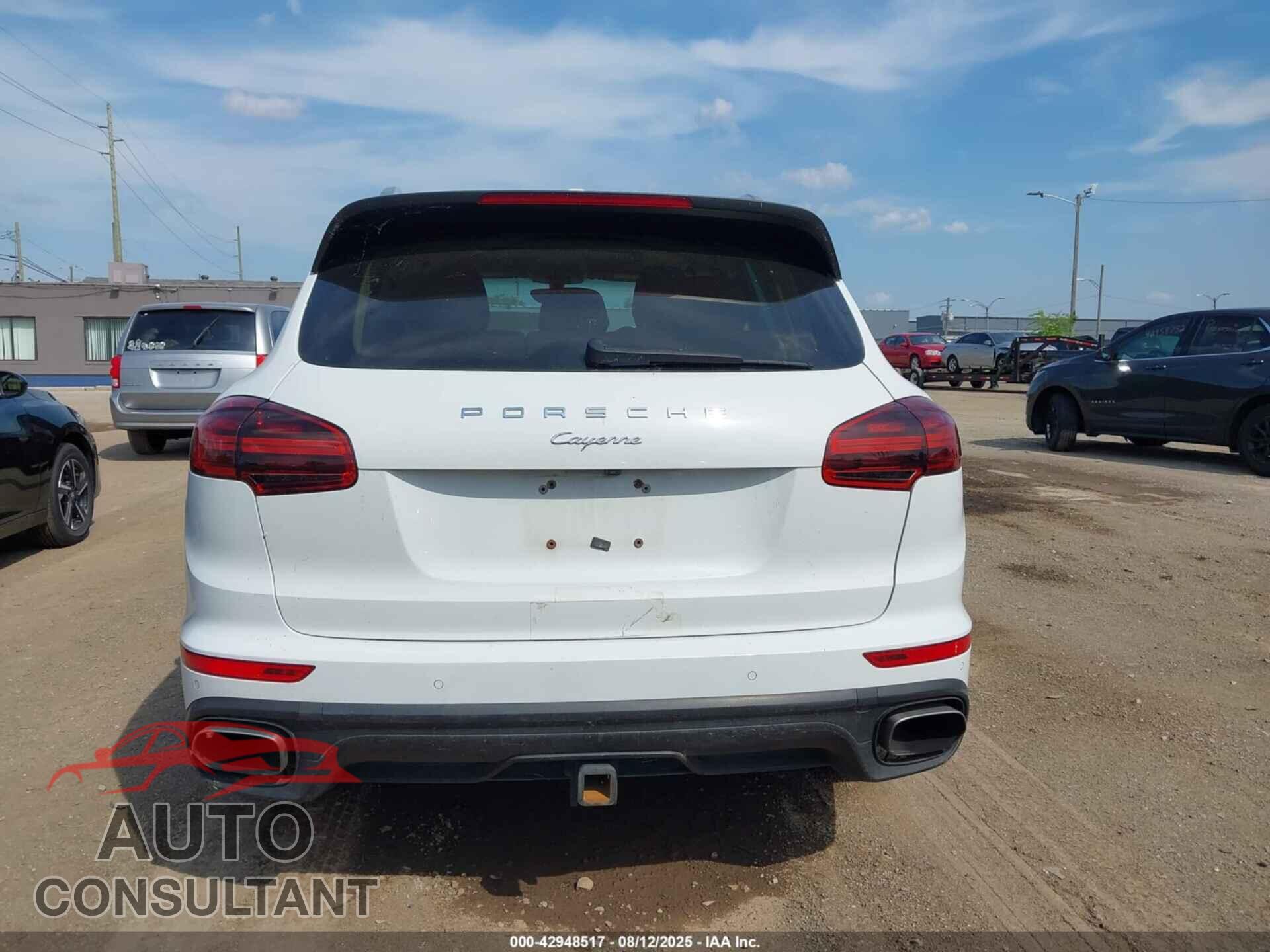 PORSCHE CAYENNE 2016 - WP1AA2A22GKA14976