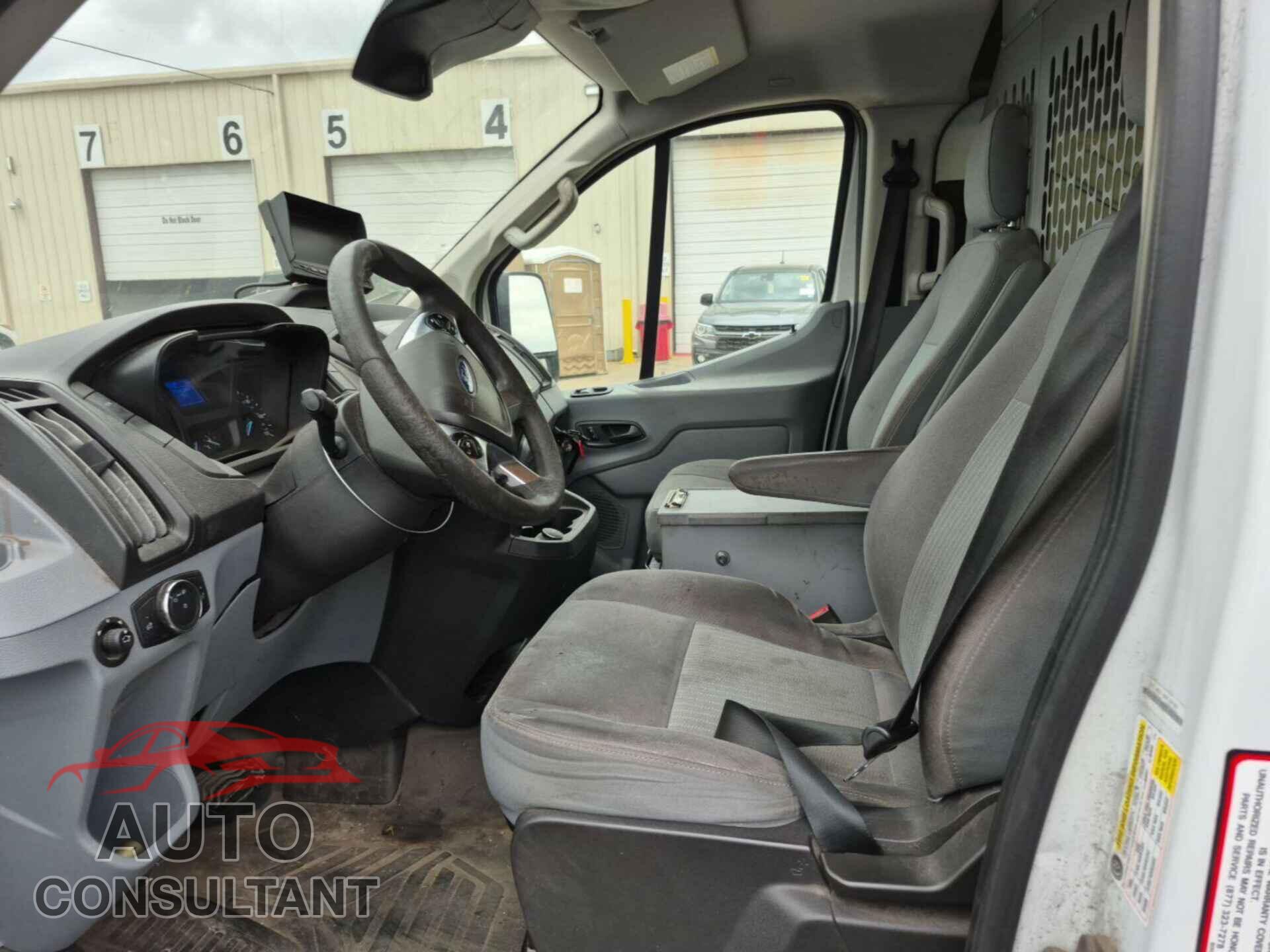FORD TRANSIT-150 2018 - 1FTYE1YM4JKA04477