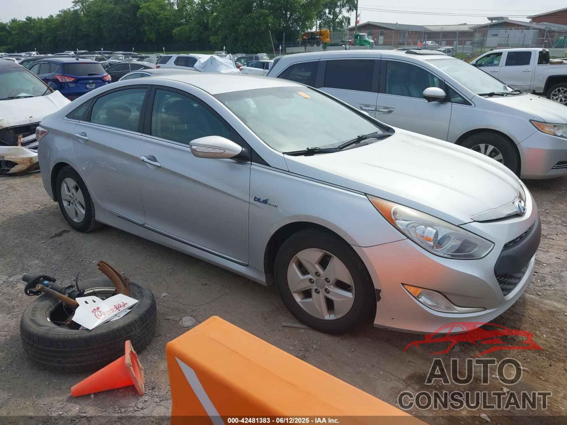 HYUNDAI SONATA HYBRID 2012 - KMHEC4A48CA042738