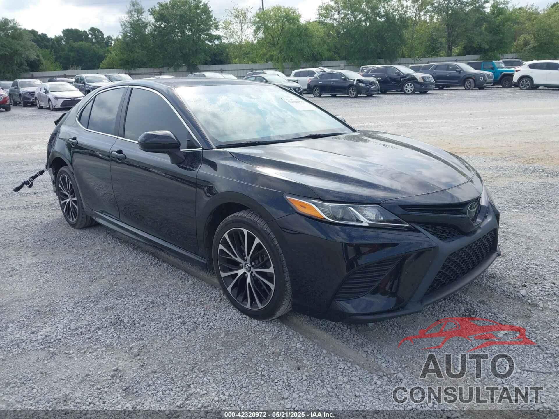 TOYOTA CAMRY 2018 - 4T1B11HK1JU628463
