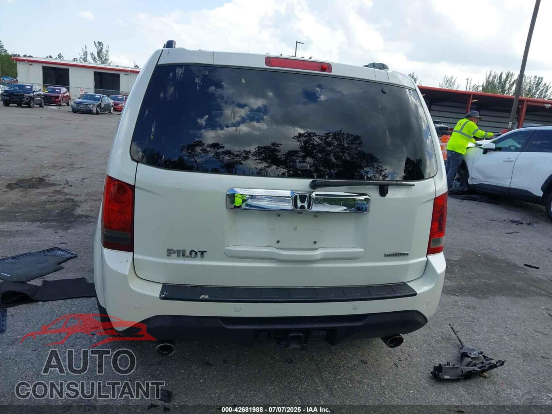 HONDA PILOT 2013 - 5FNYF3H95DB011430