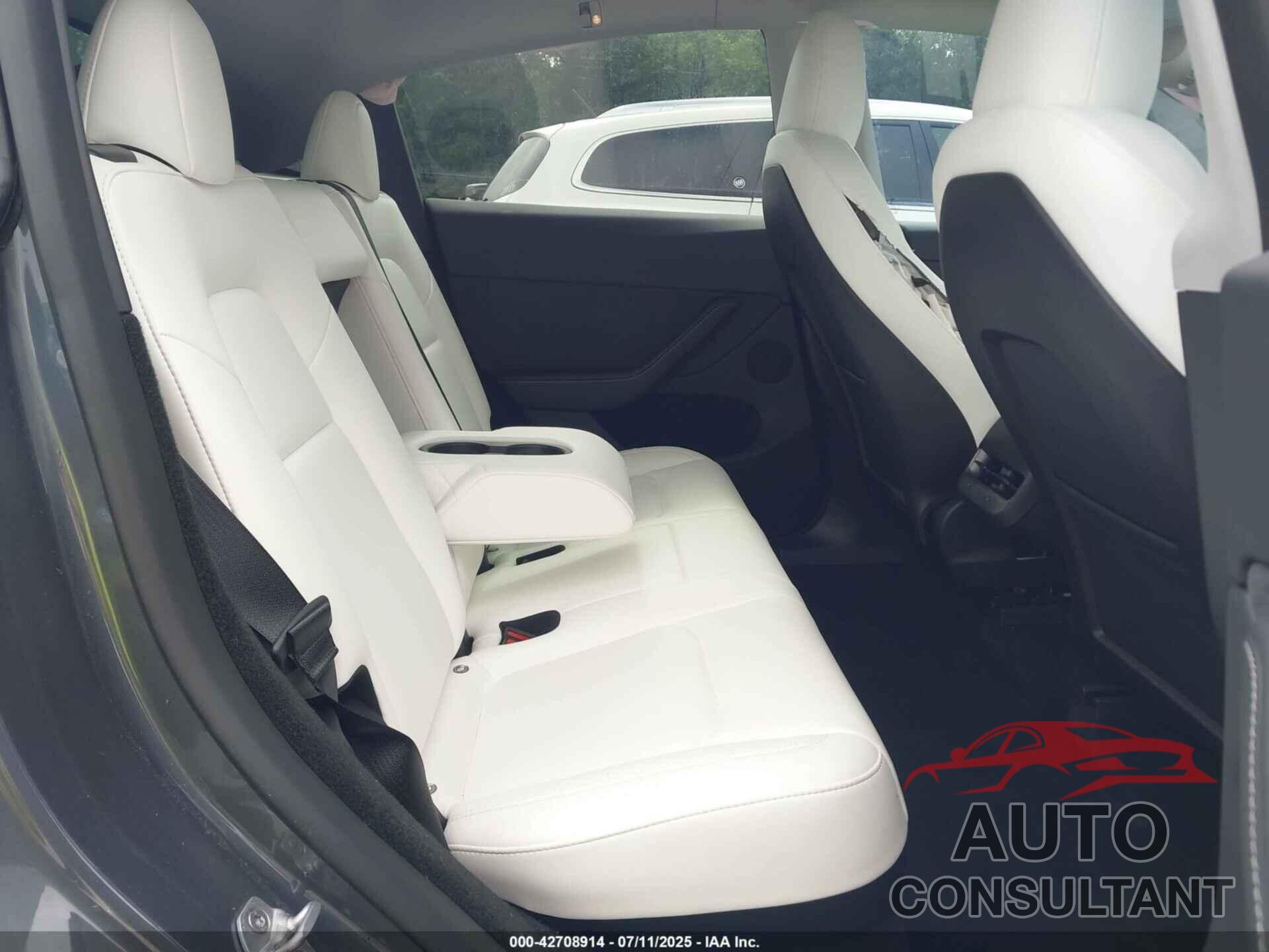 TESLA MODEL Y 2023 - 7SAYGDEE0PA125912