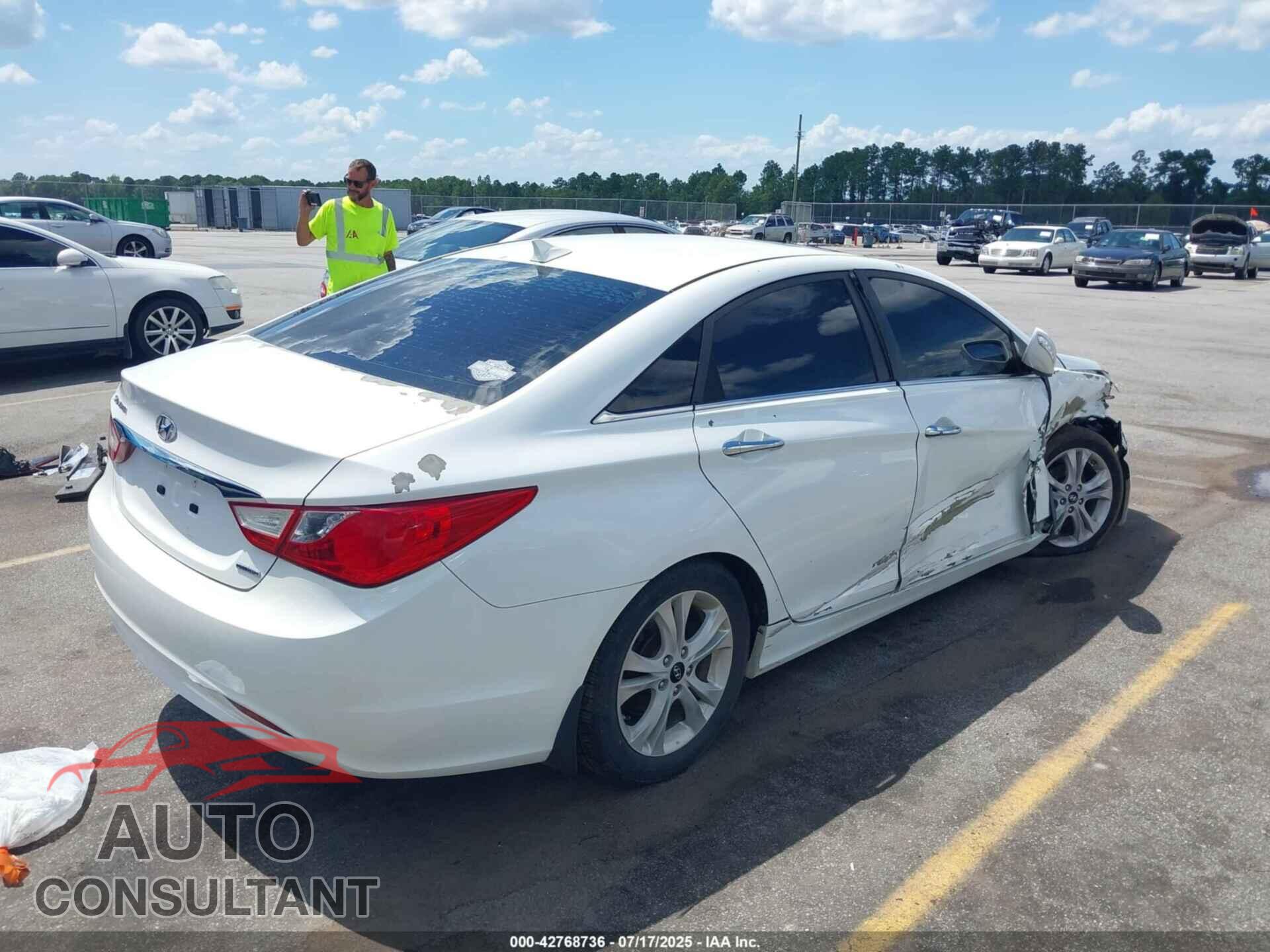 HYUNDAI SONATA 2011 - 5NPEC4AC9BH095810