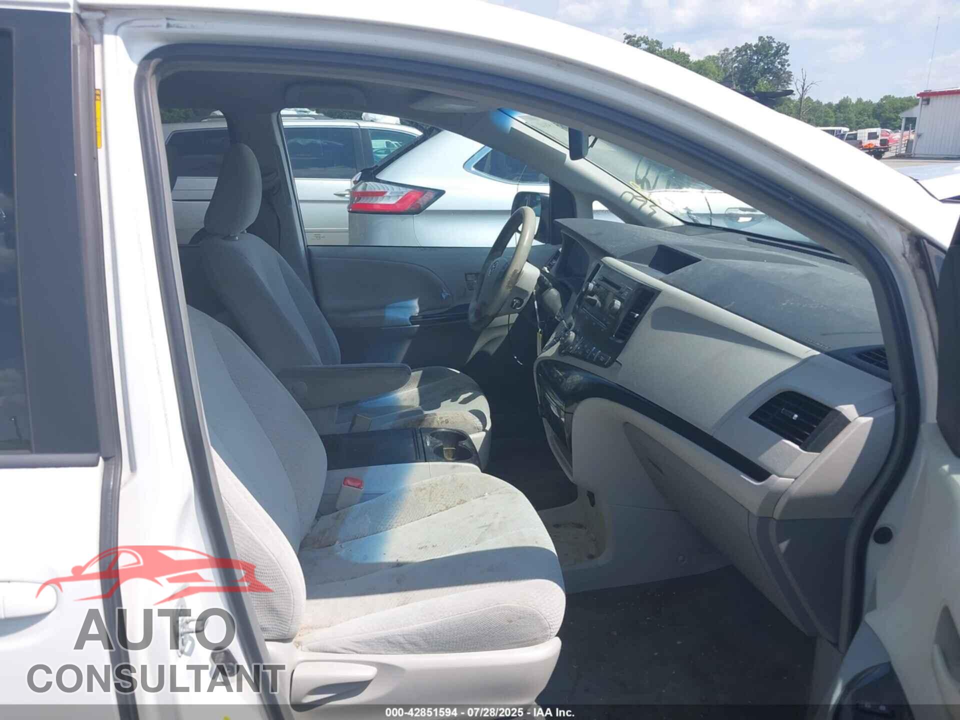 TOYOTA SIENNA 2013 - 5TDKK3DC8DS317567