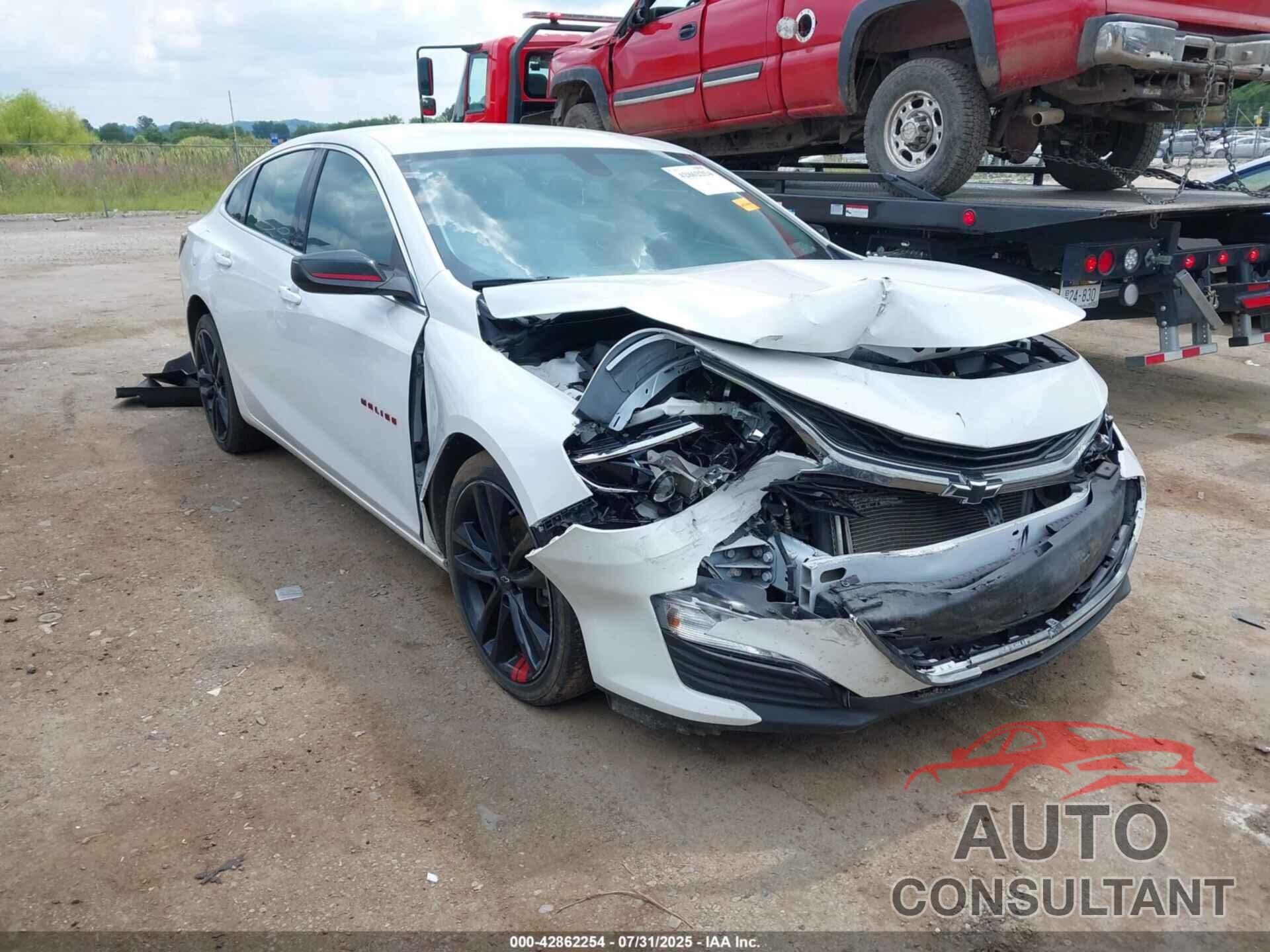 CHEVROLET MALIBU 2022 - 1G1ZD5ST2NF208703
