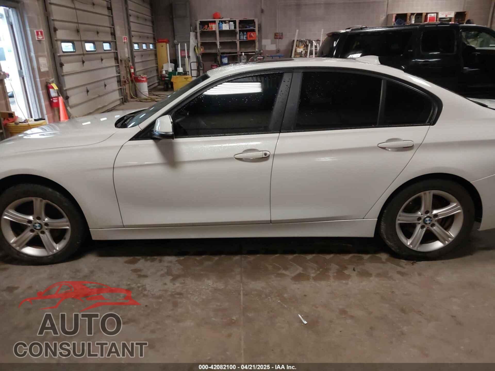 BMW 320I 2014 - WBA3C3C52EPV90601