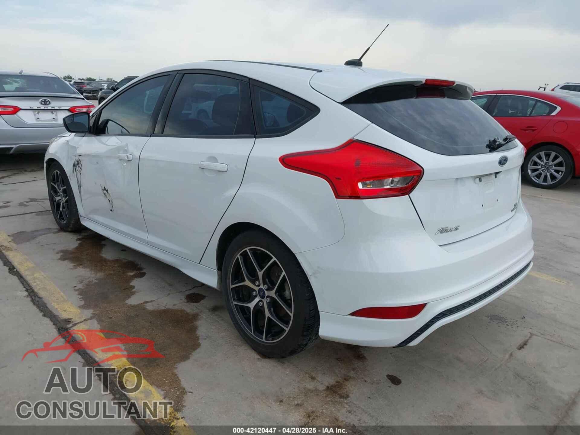 FORD FOCUS 2016 - 1FADP3K27GL262397
