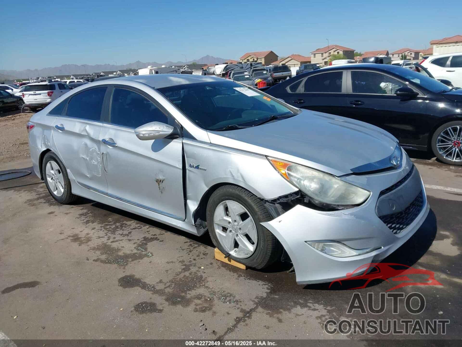 HYUNDAI SONATA HYBRID 2012 - KMHEC4A44CA024656