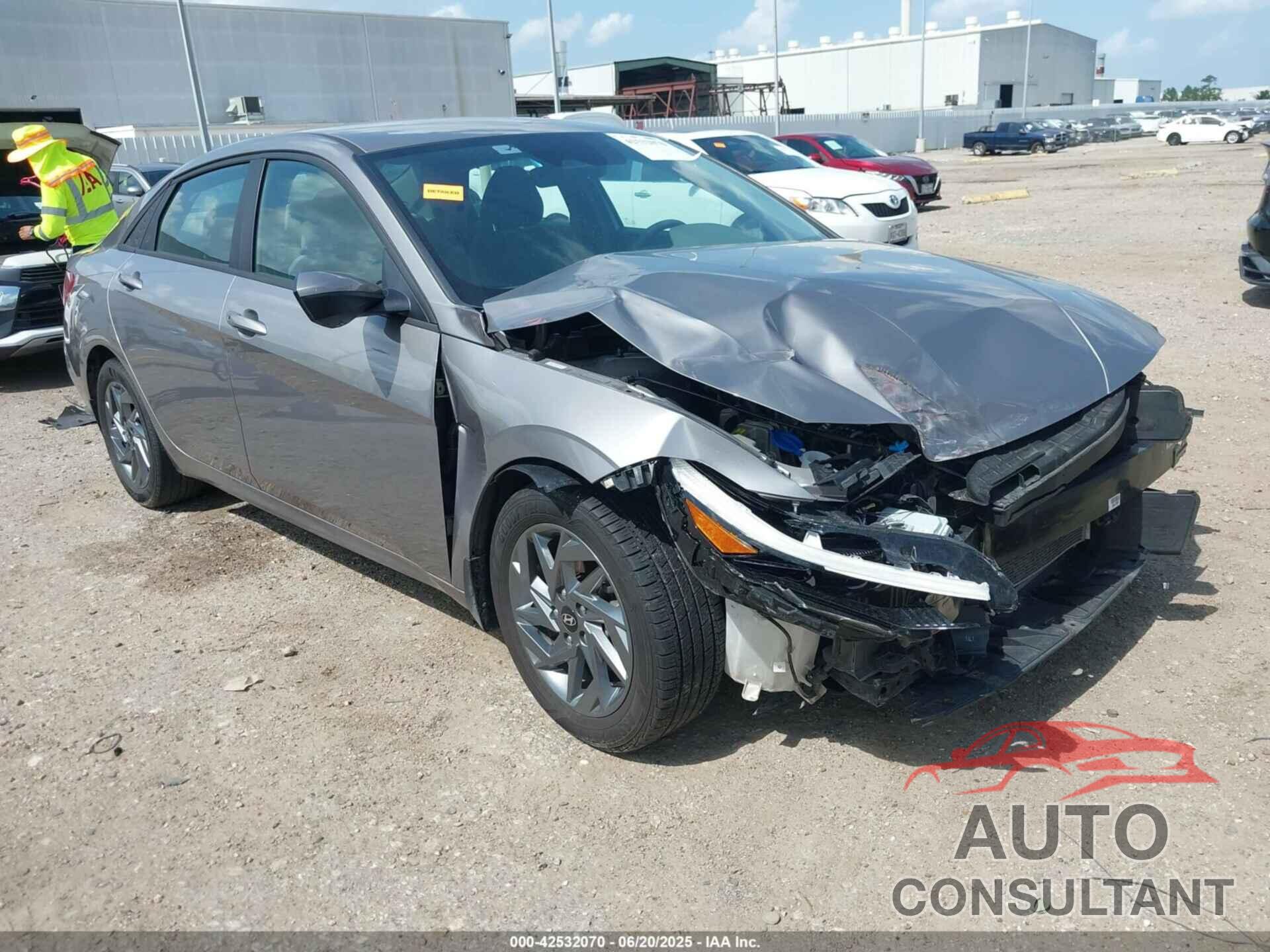 HYUNDAI ELANTRA 2024 - KMHLM4DG2RU737606