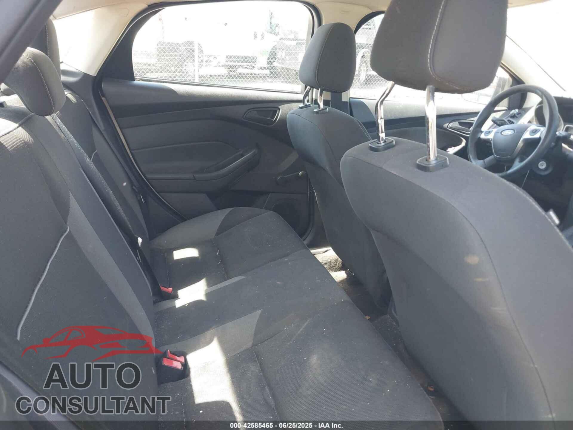 FORD FOCUS 2014 - 1FADP3E22EL367910
