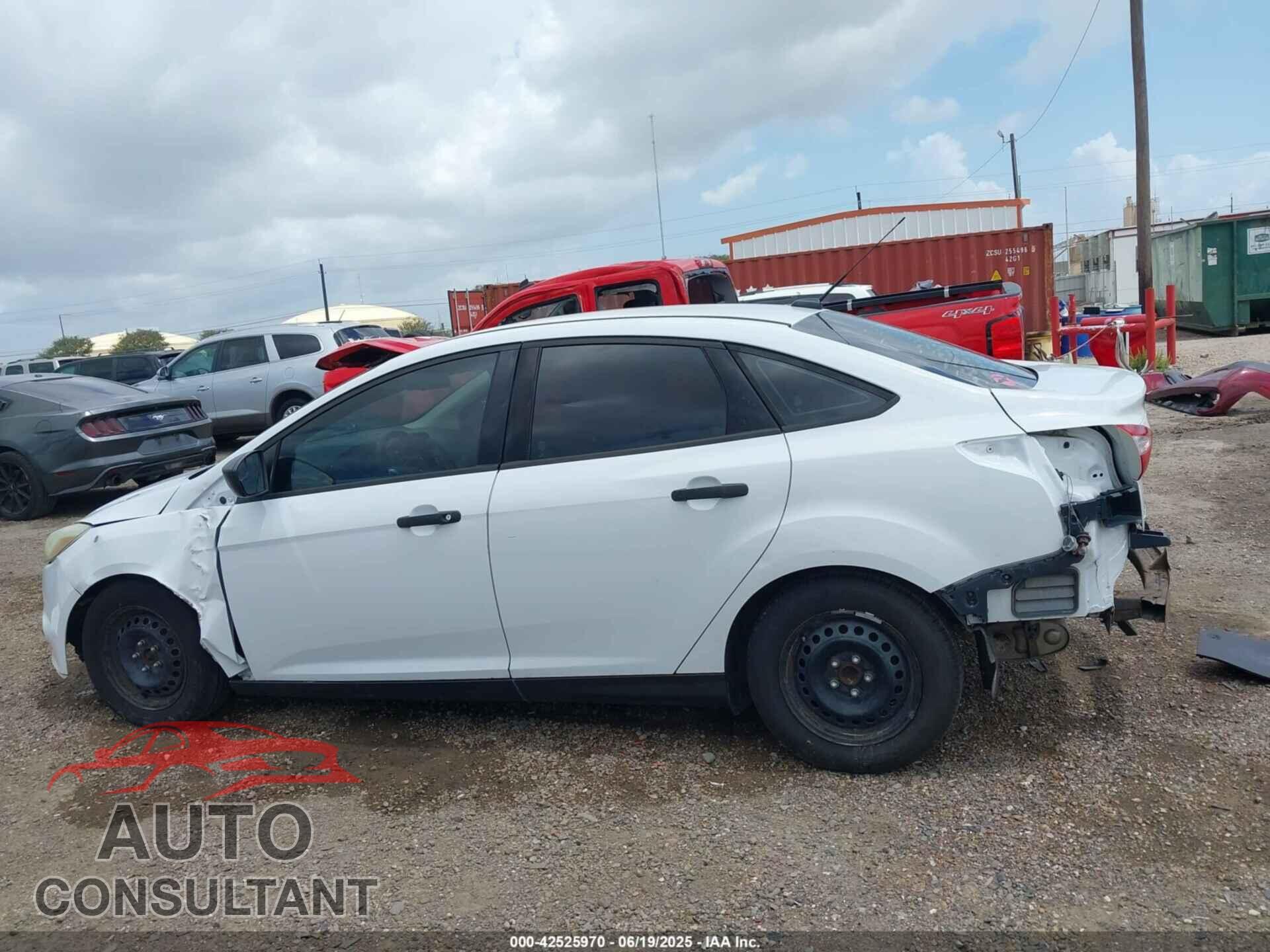 FORD FOCUS 2014 - 1FADP3E28EL293764